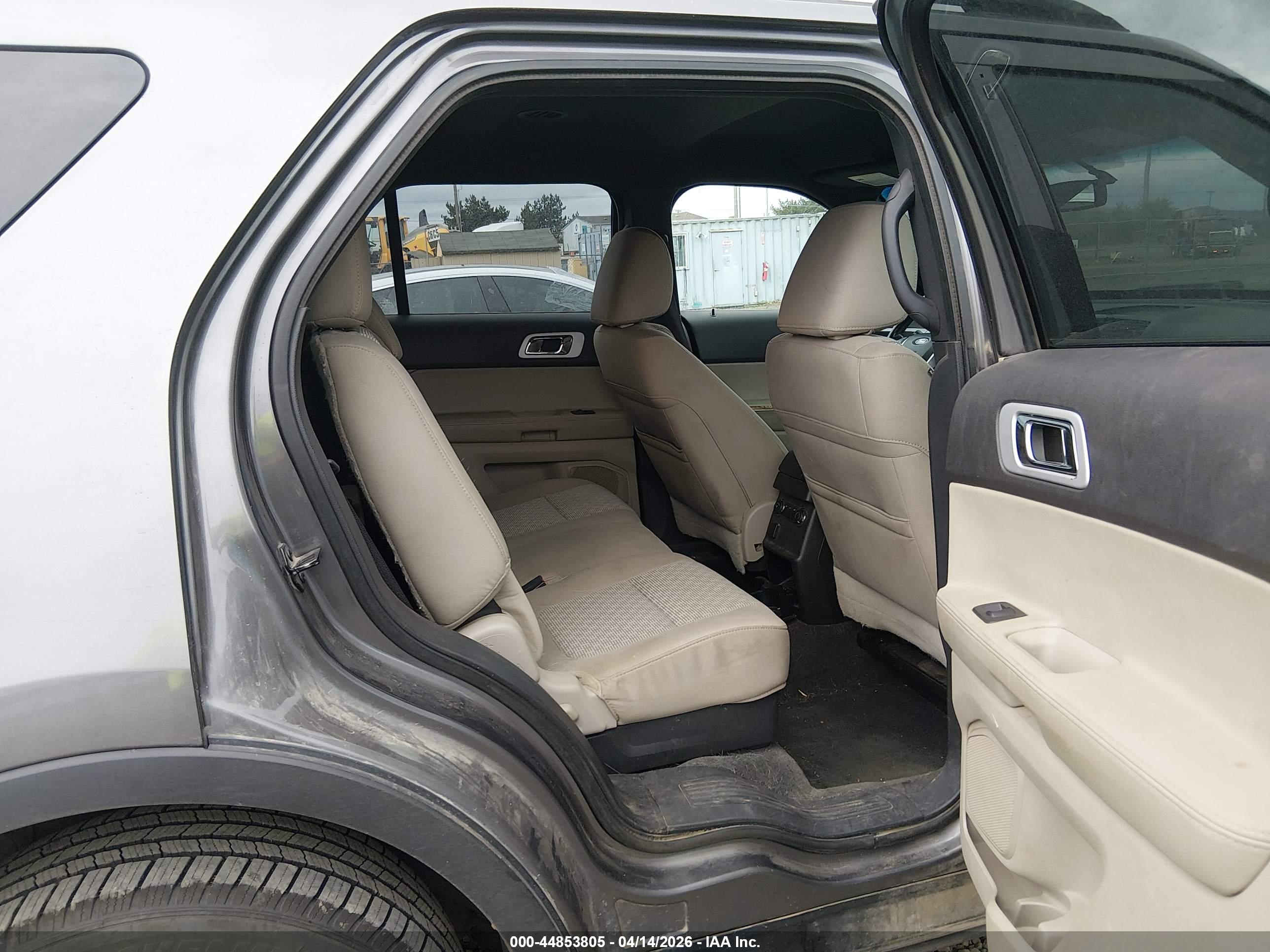 FORD EXPLORER image 8