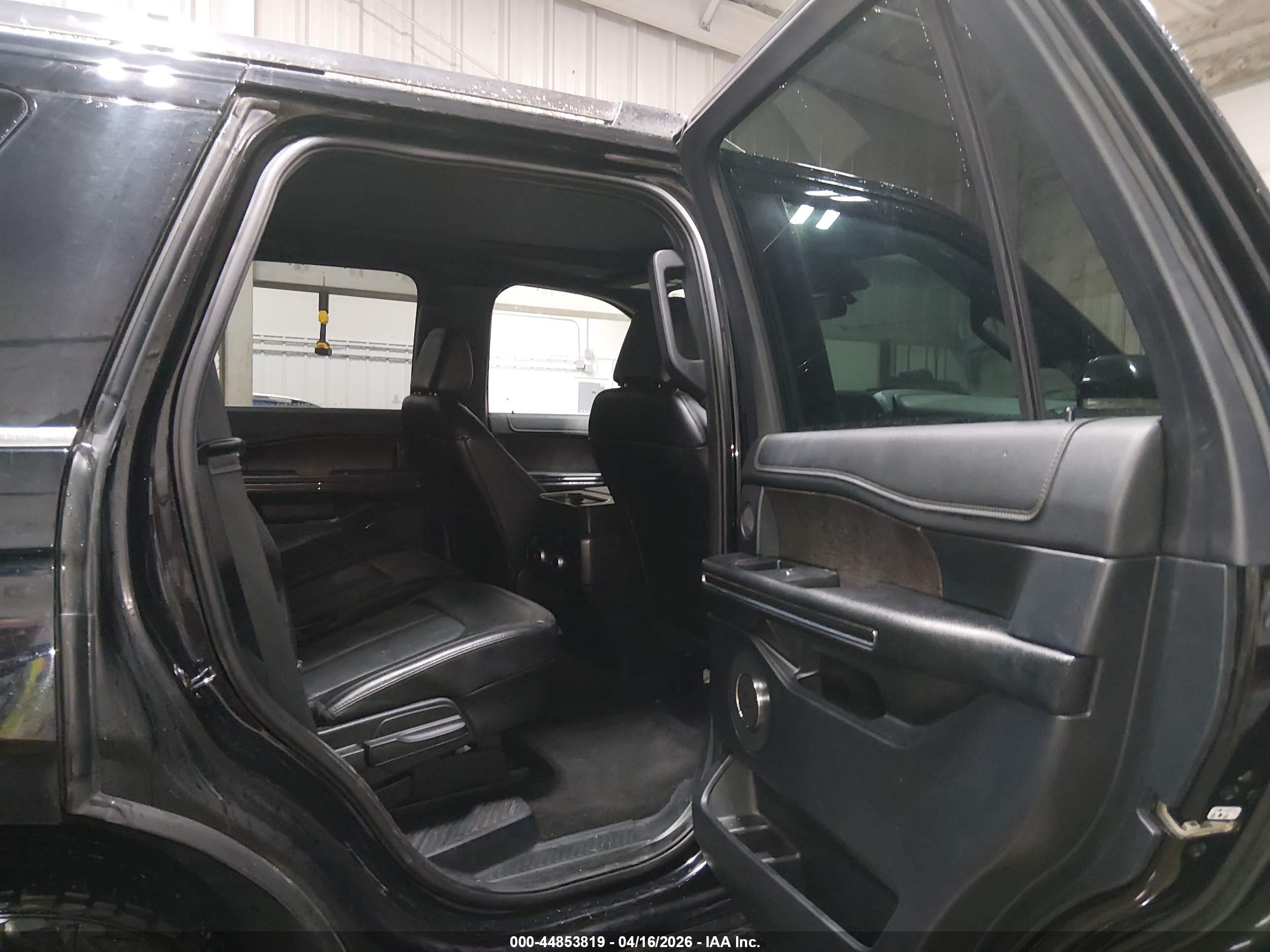 FORD EXPEDITION image 8