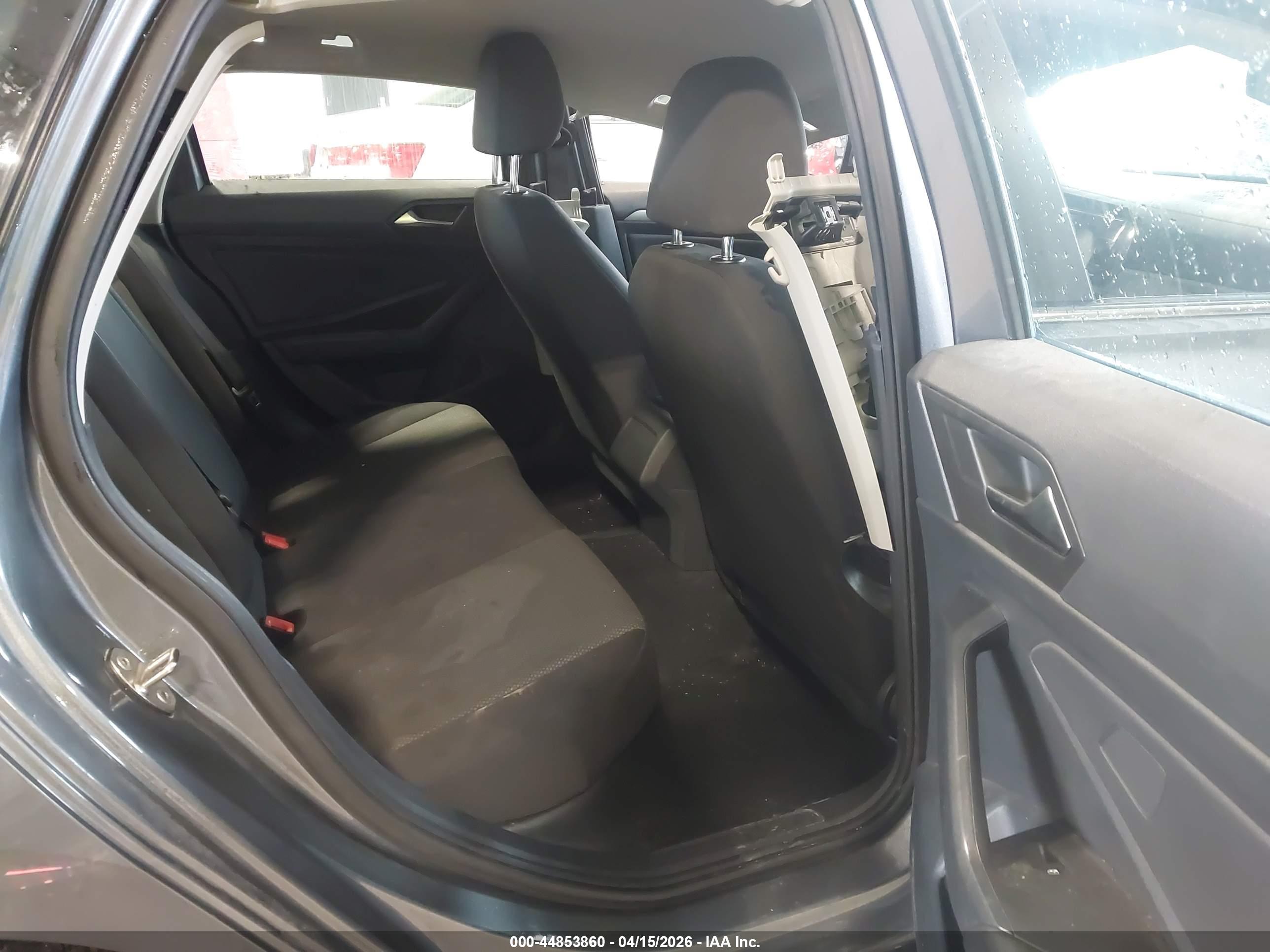 VOLKSWAGEN JETTA image 8
