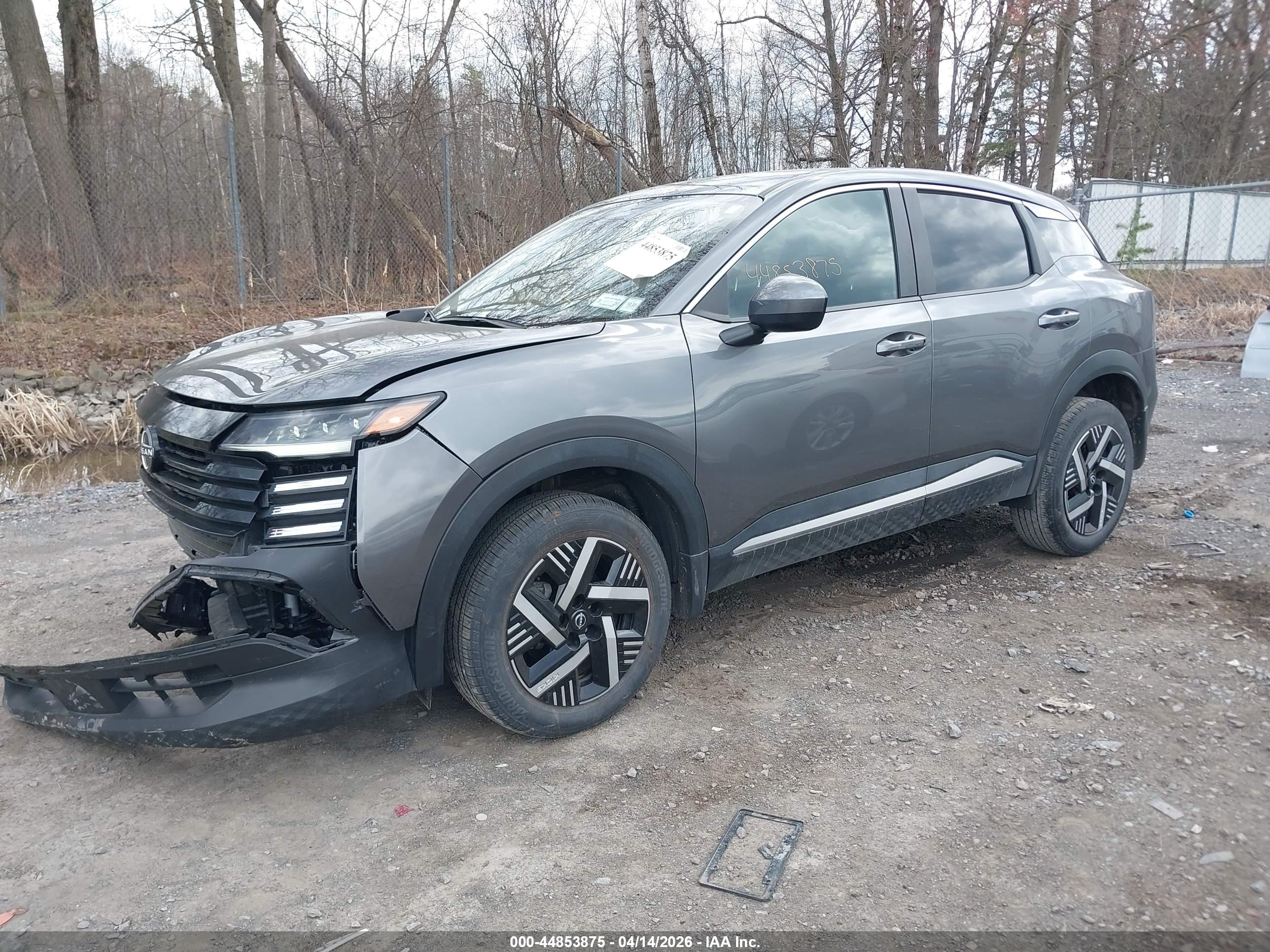 NISSAN KICKS image 2