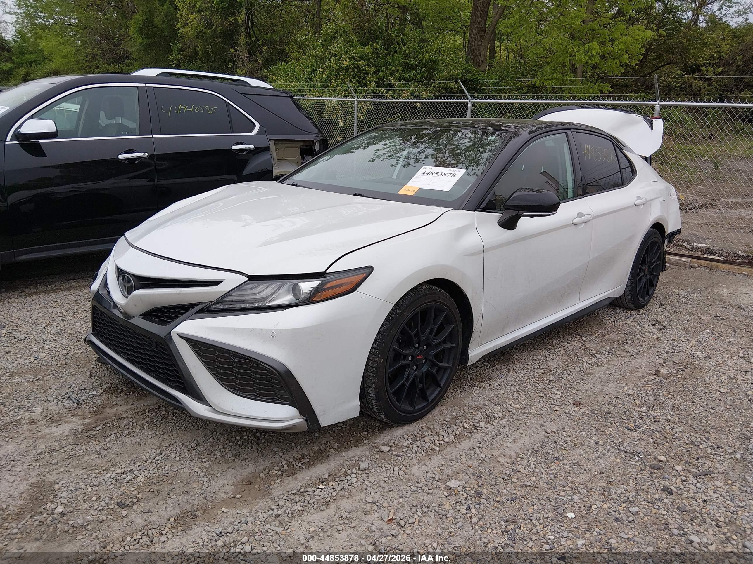 TOYOTA CAMRY image 2
