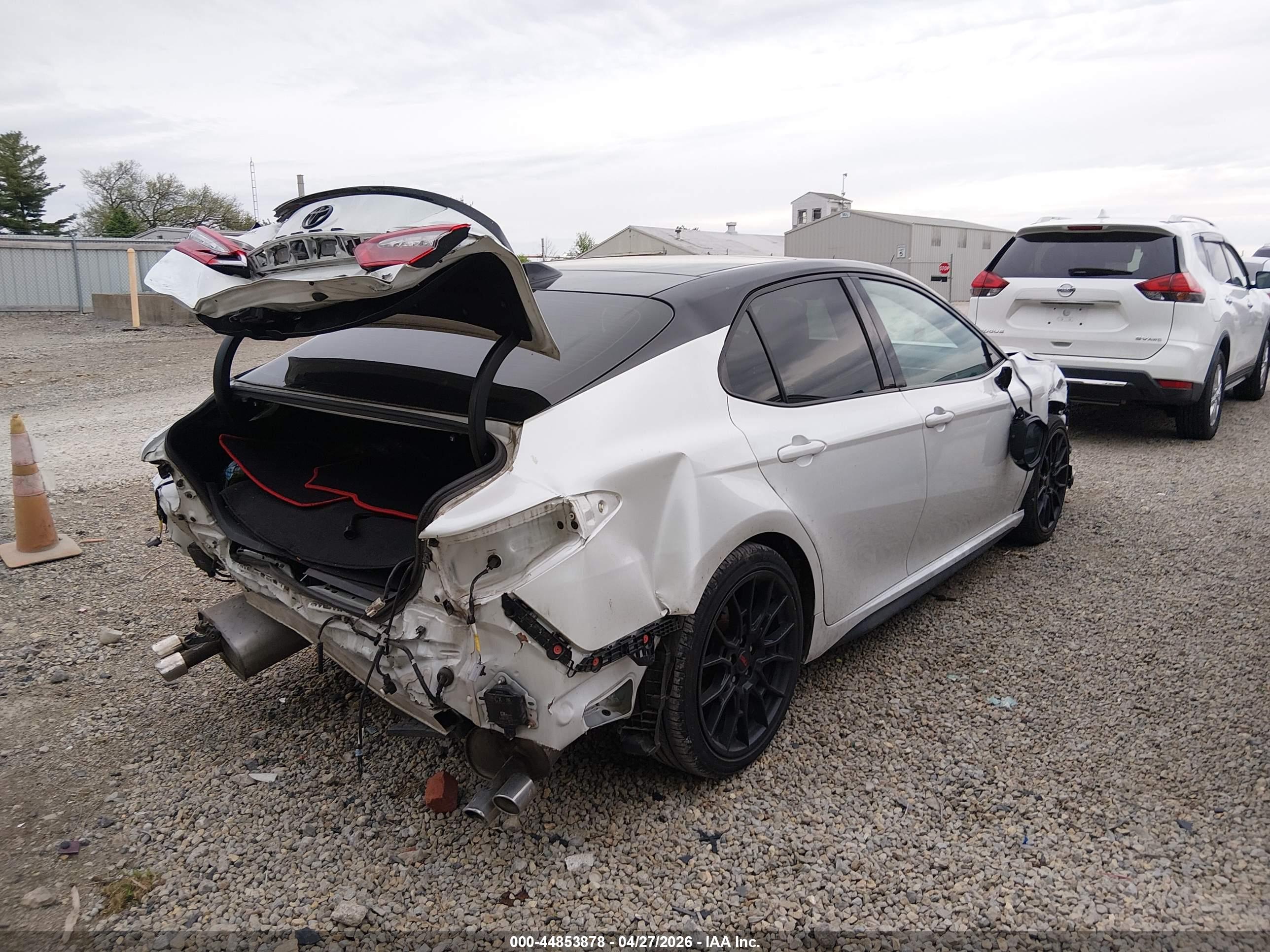 TOYOTA CAMRY image 4