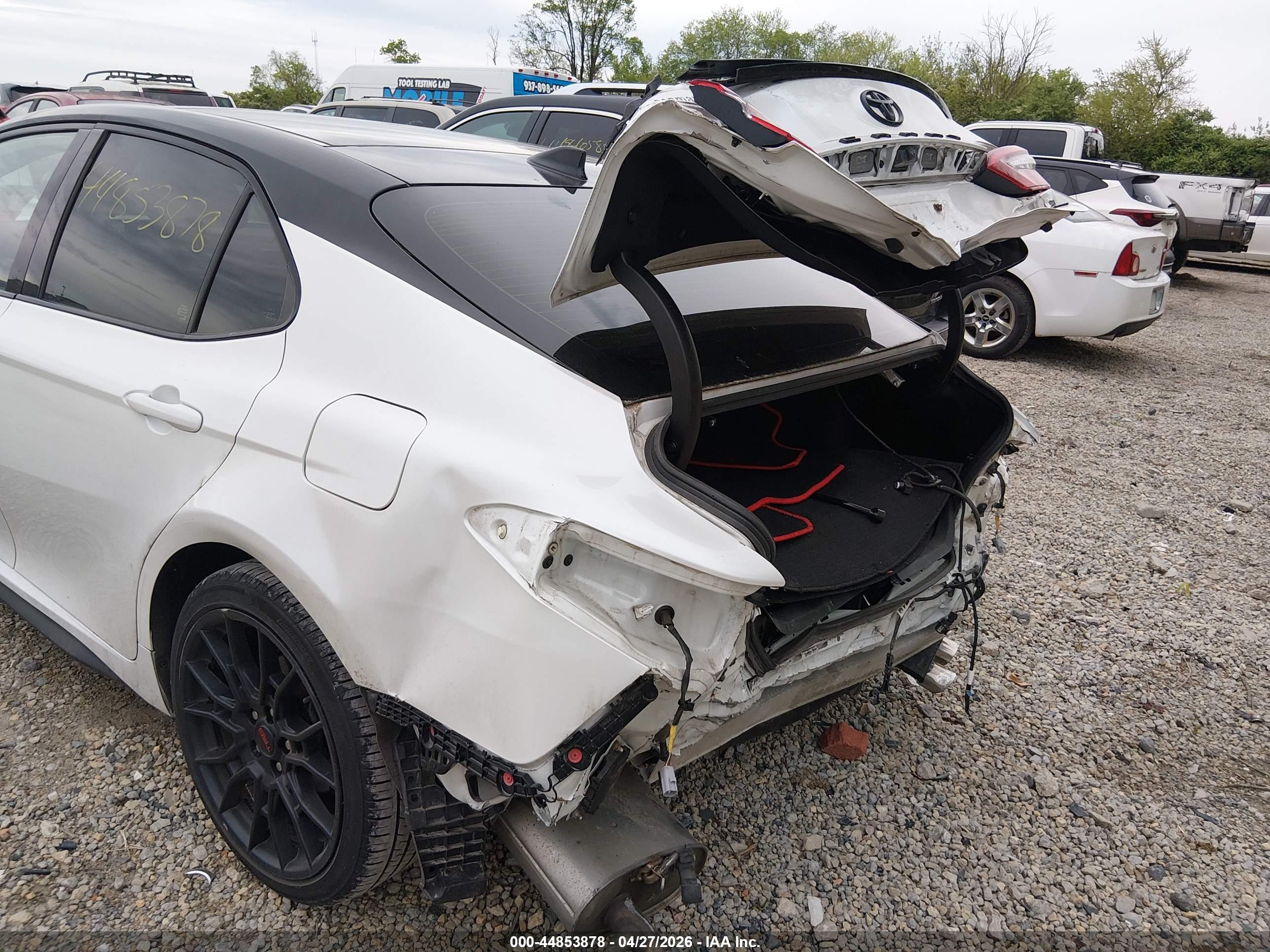 TOYOTA CAMRY image 6
