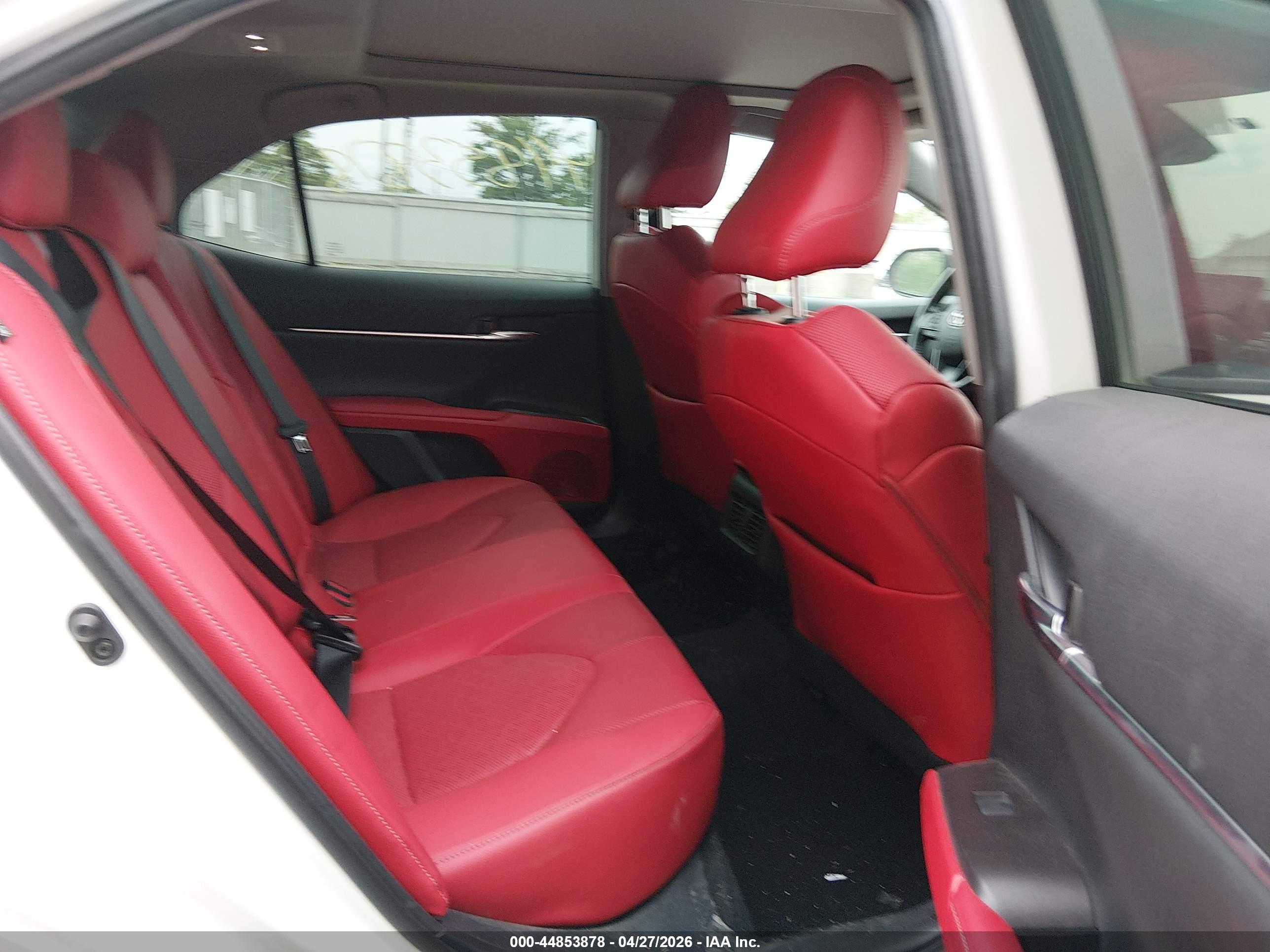 TOYOTA CAMRY image 8