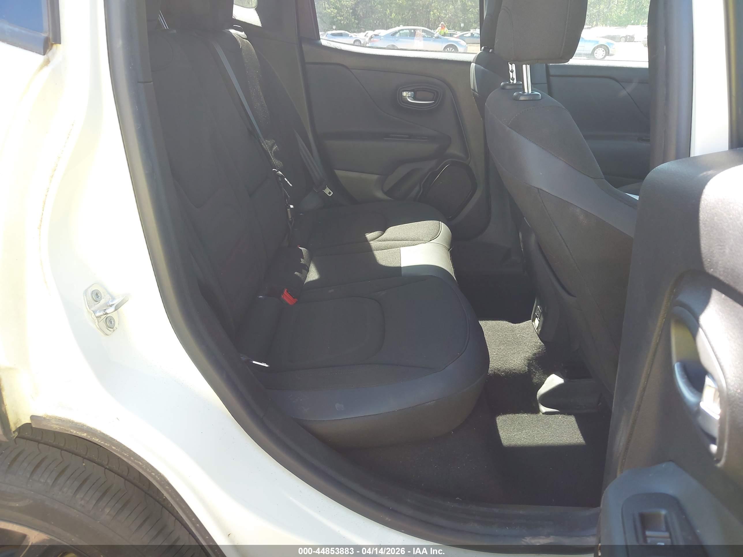 JEEP RENEGADE image 8