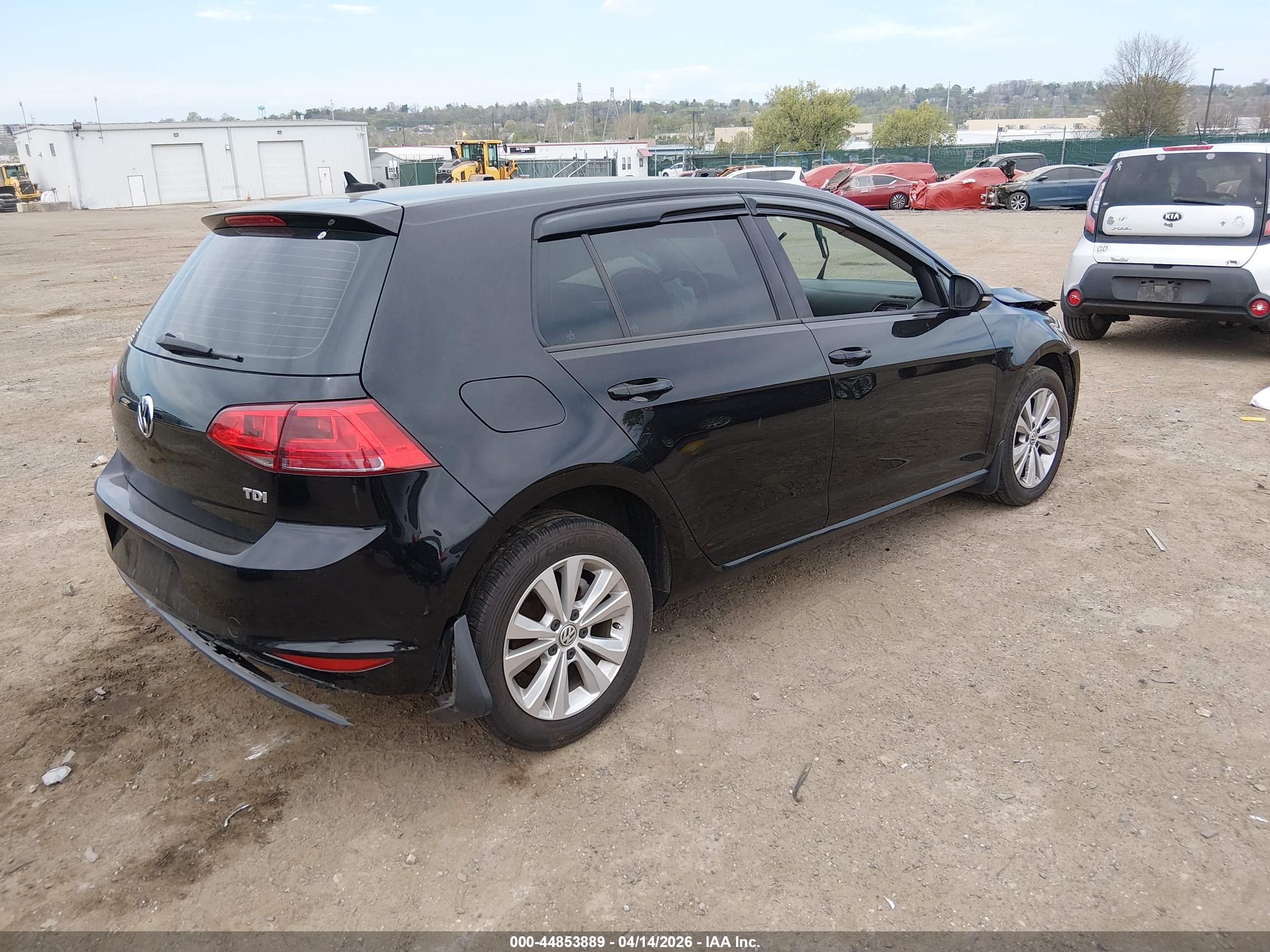VOLKSWAGEN GOLF image 4