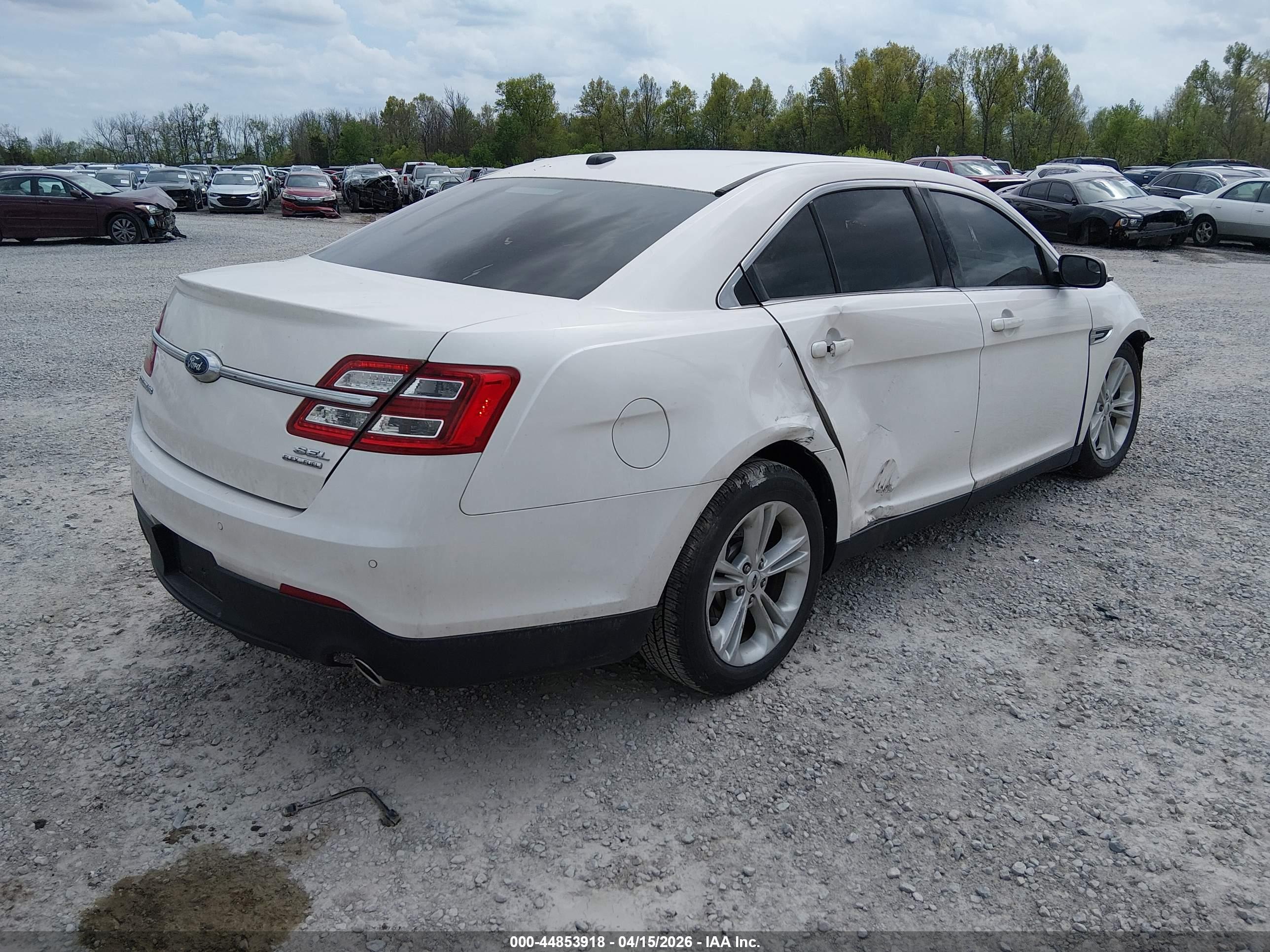 FORD TAURUS image 4
