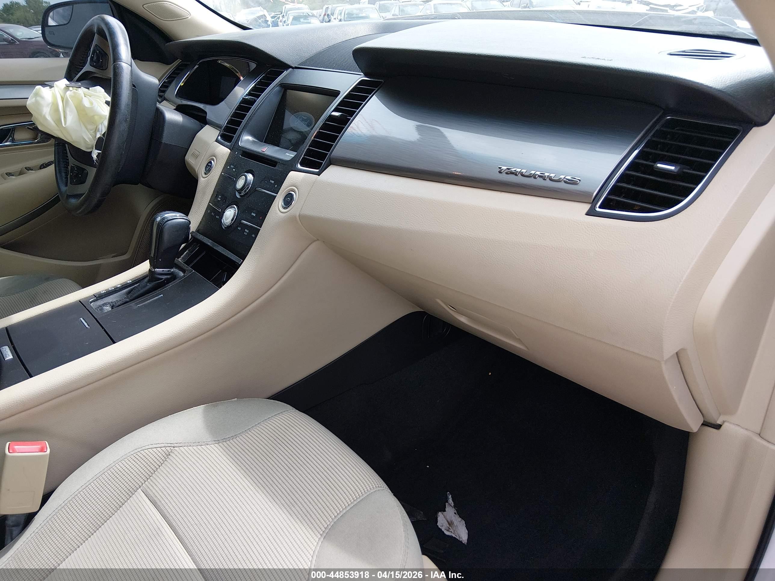FORD TAURUS image 5