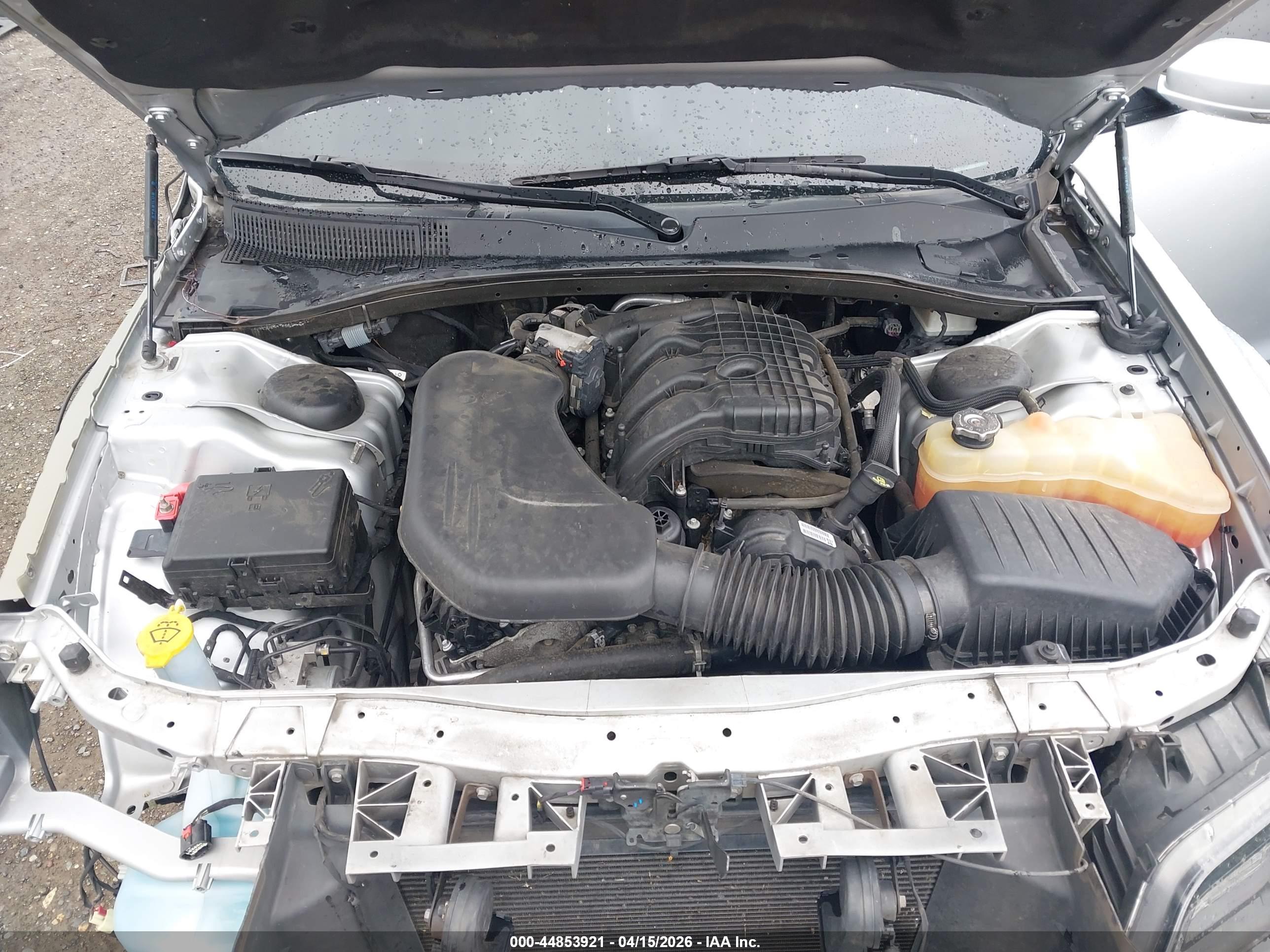 CHRYSLER 300 image 10