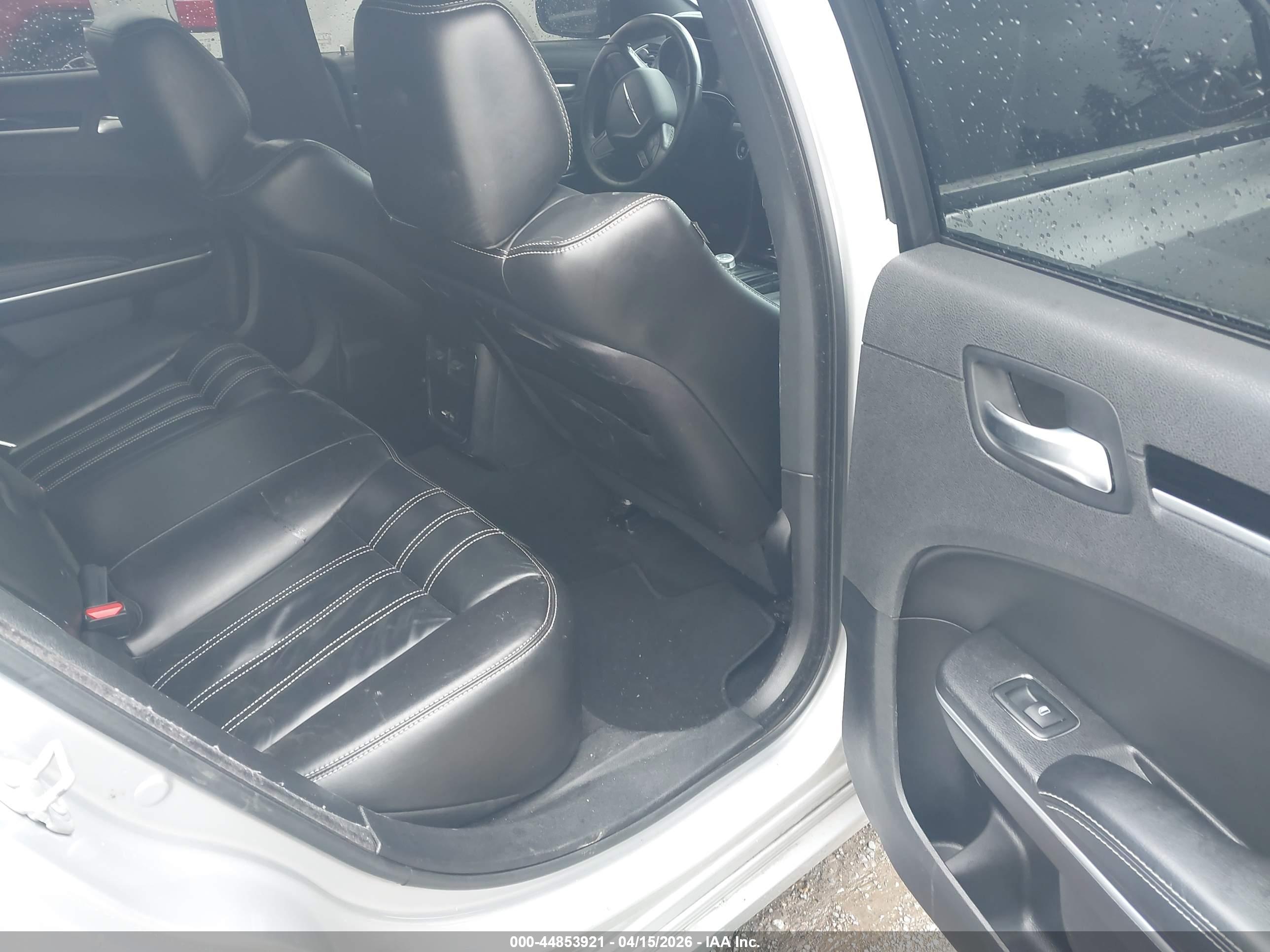 CHRYSLER 300 image 8