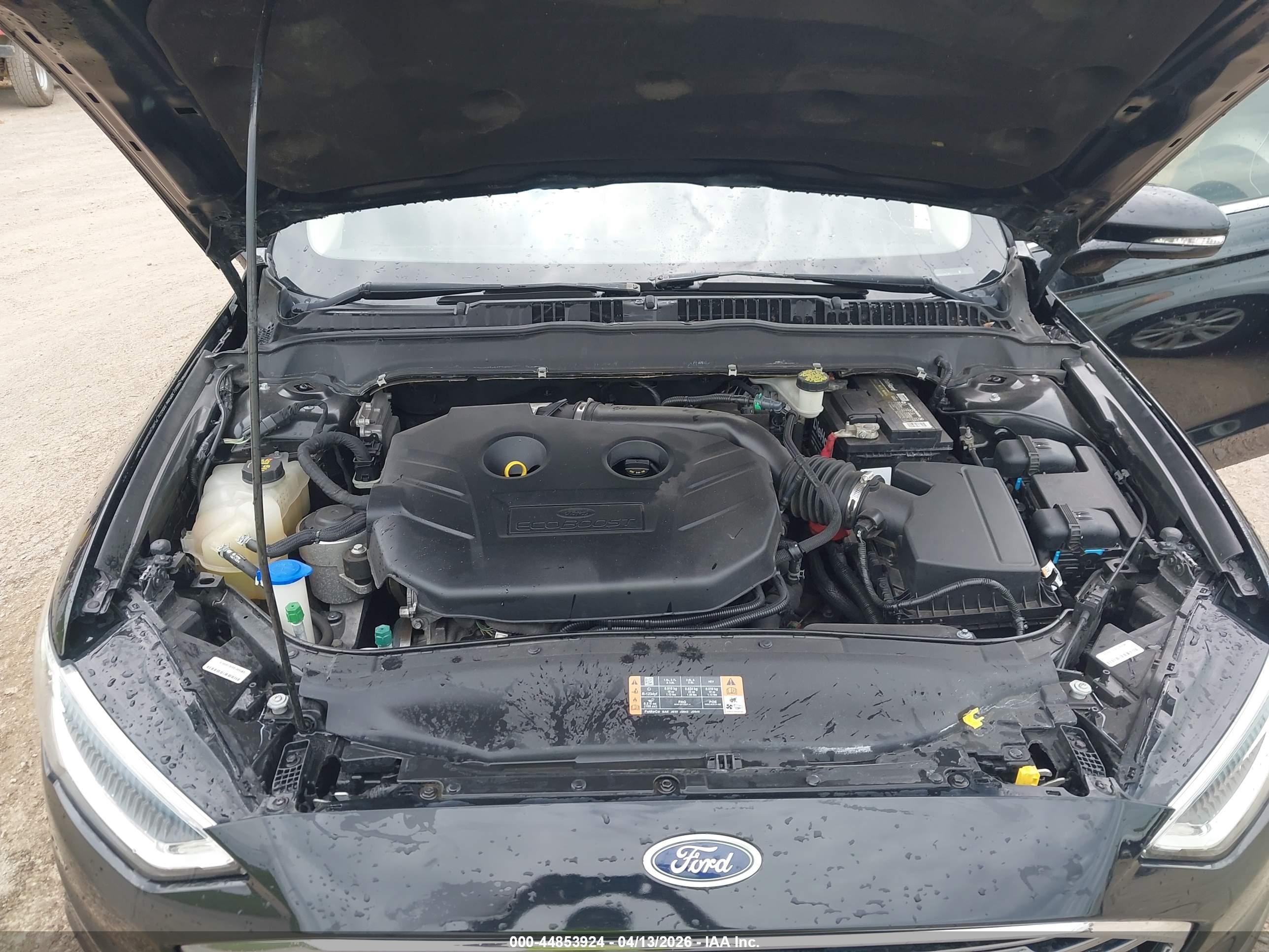 FORD FUSION image 10