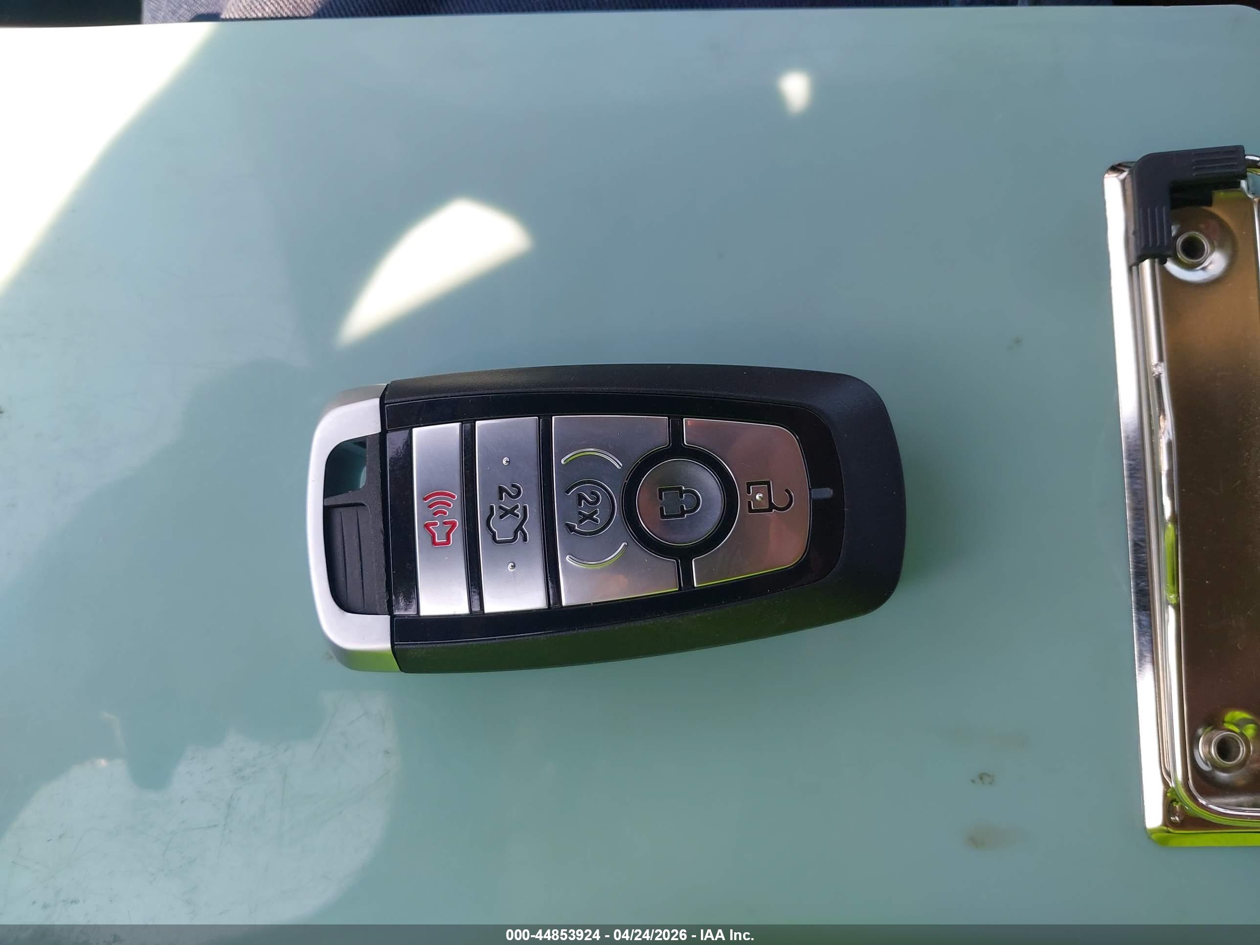 FORD FUSION image 11