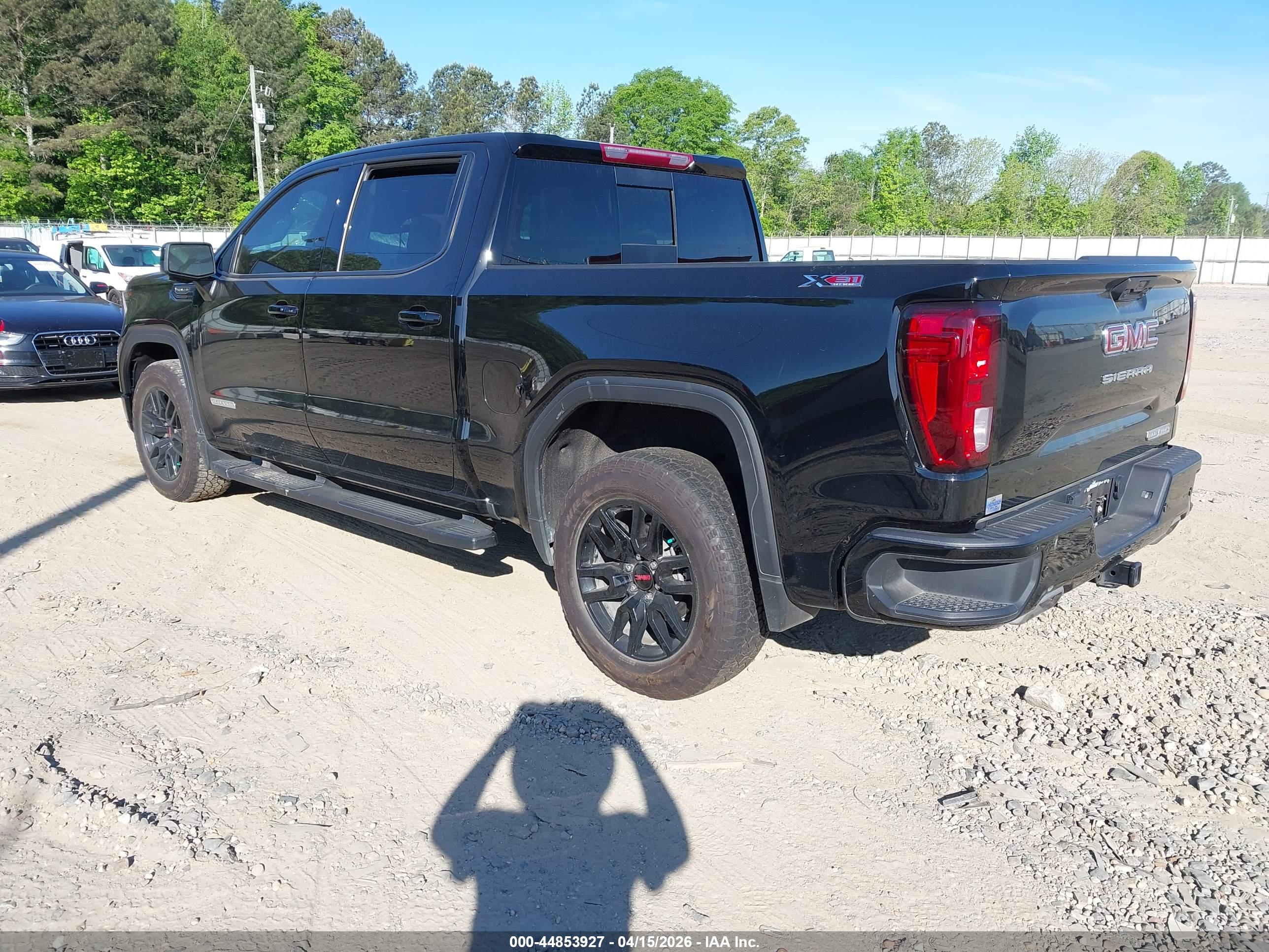 GMC SIERRA image 3