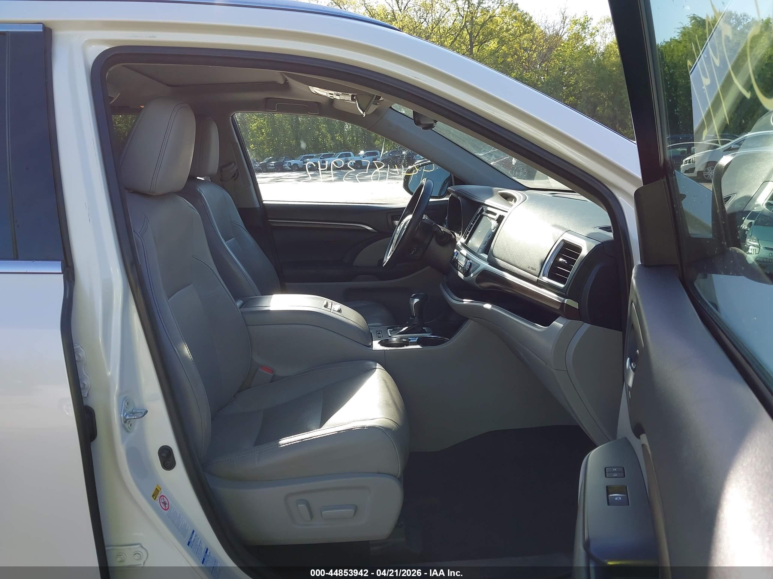 TOYOTA HIGHLANDER image 5