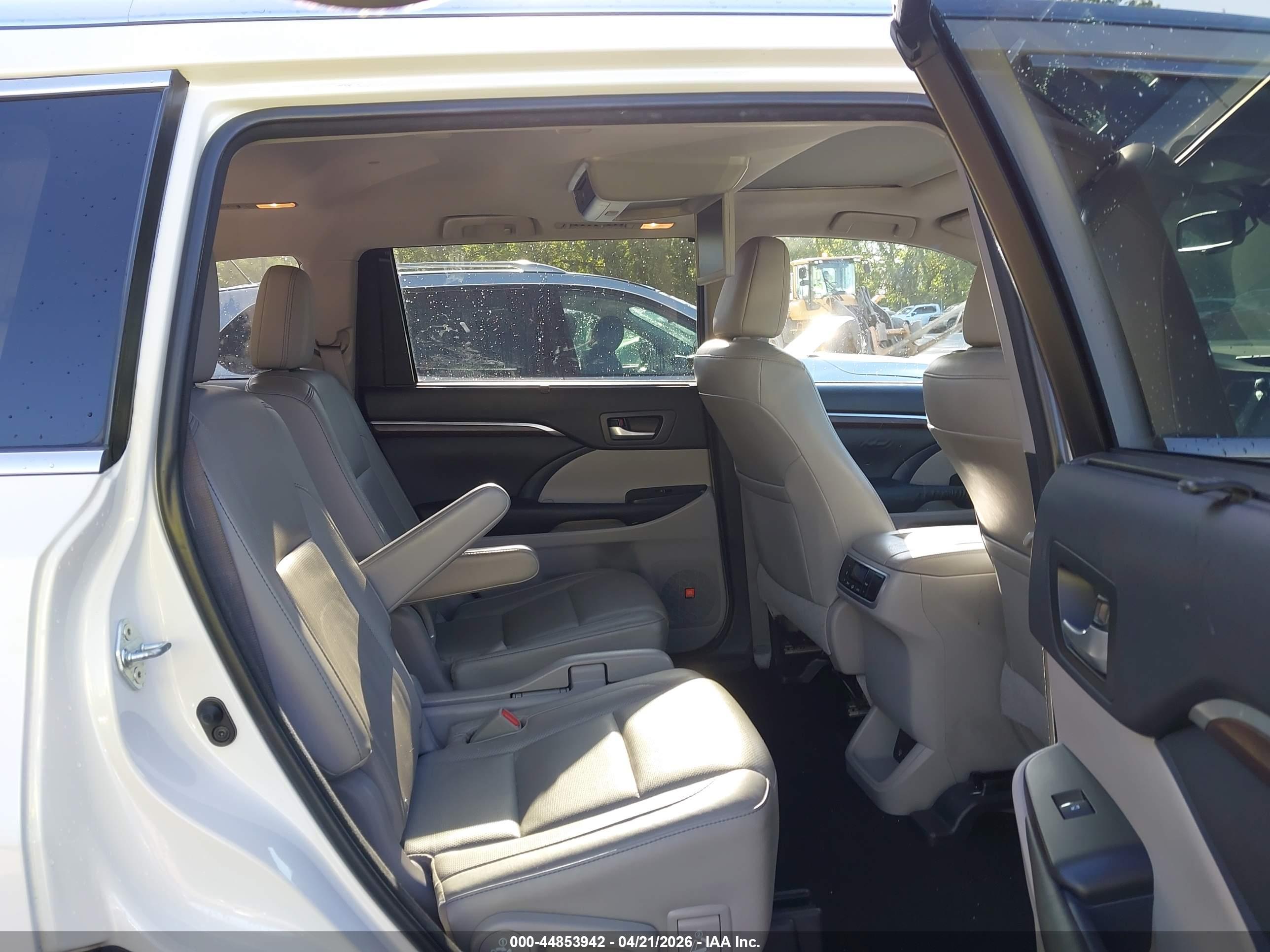 TOYOTA HIGHLANDER image 8
