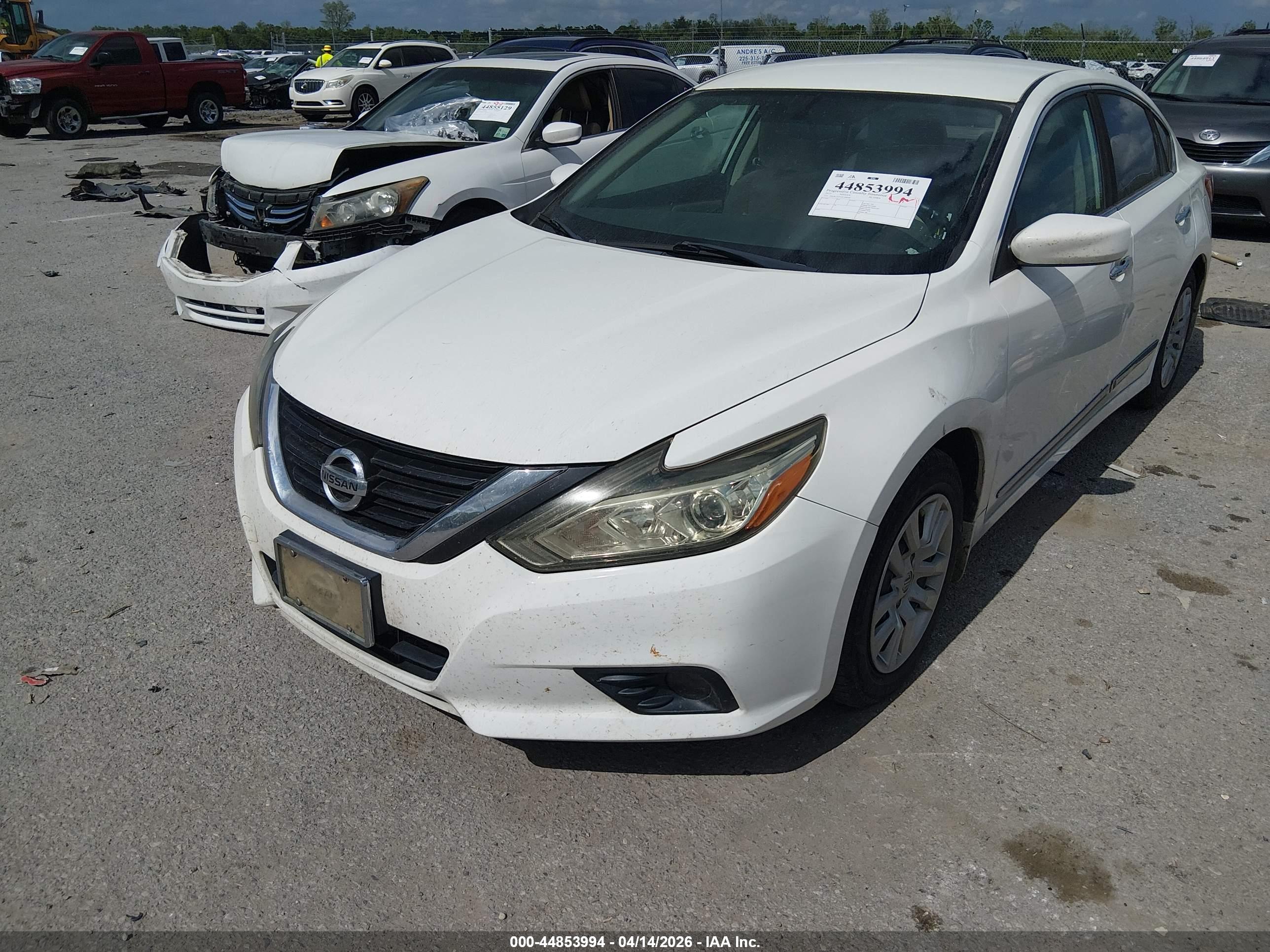 NISSAN ALTIMA image 2