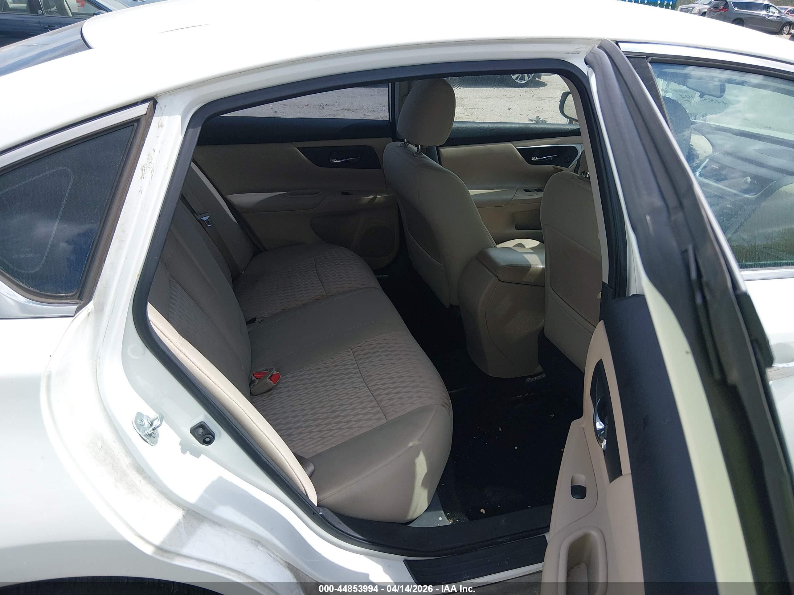 NISSAN ALTIMA image 8
