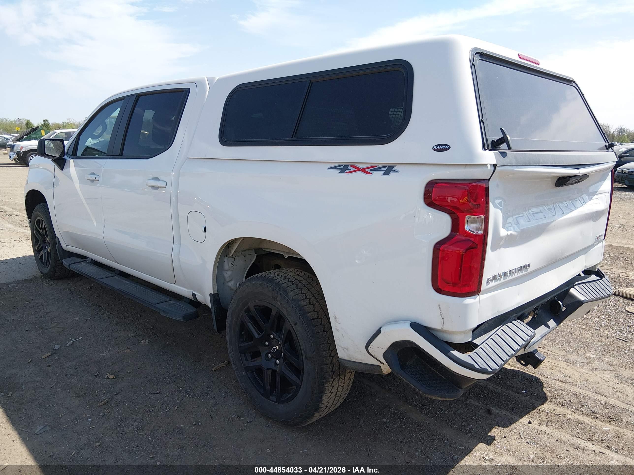 CHEVROLET SILVERADO image 3