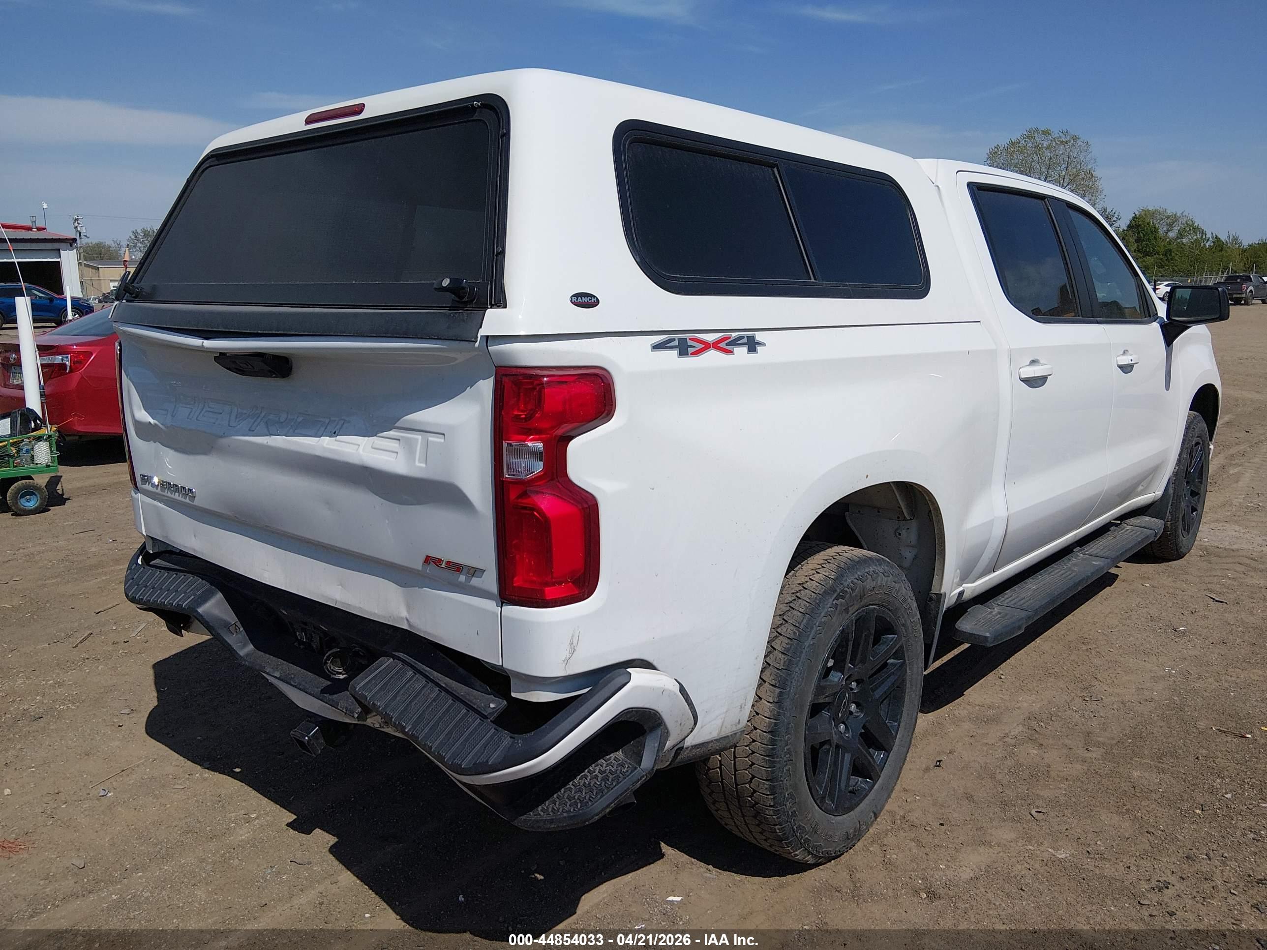 CHEVROLET SILVERADO image 4