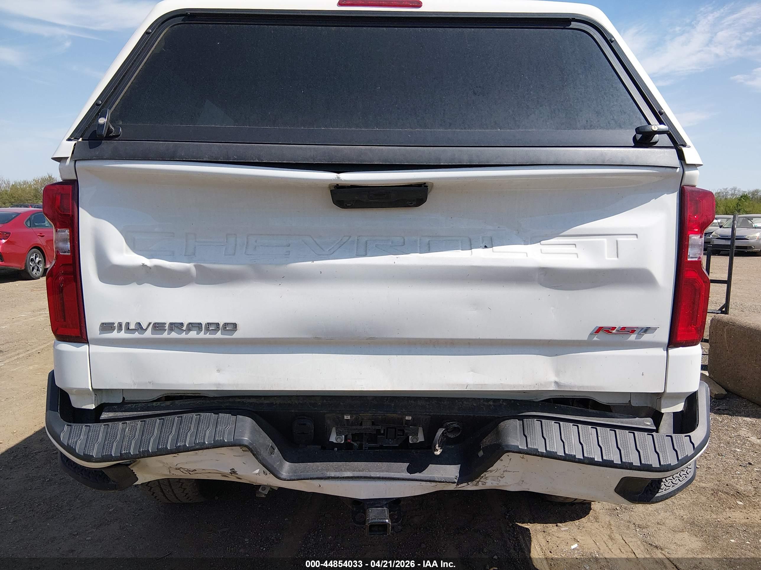 CHEVROLET SILVERADO image 6
