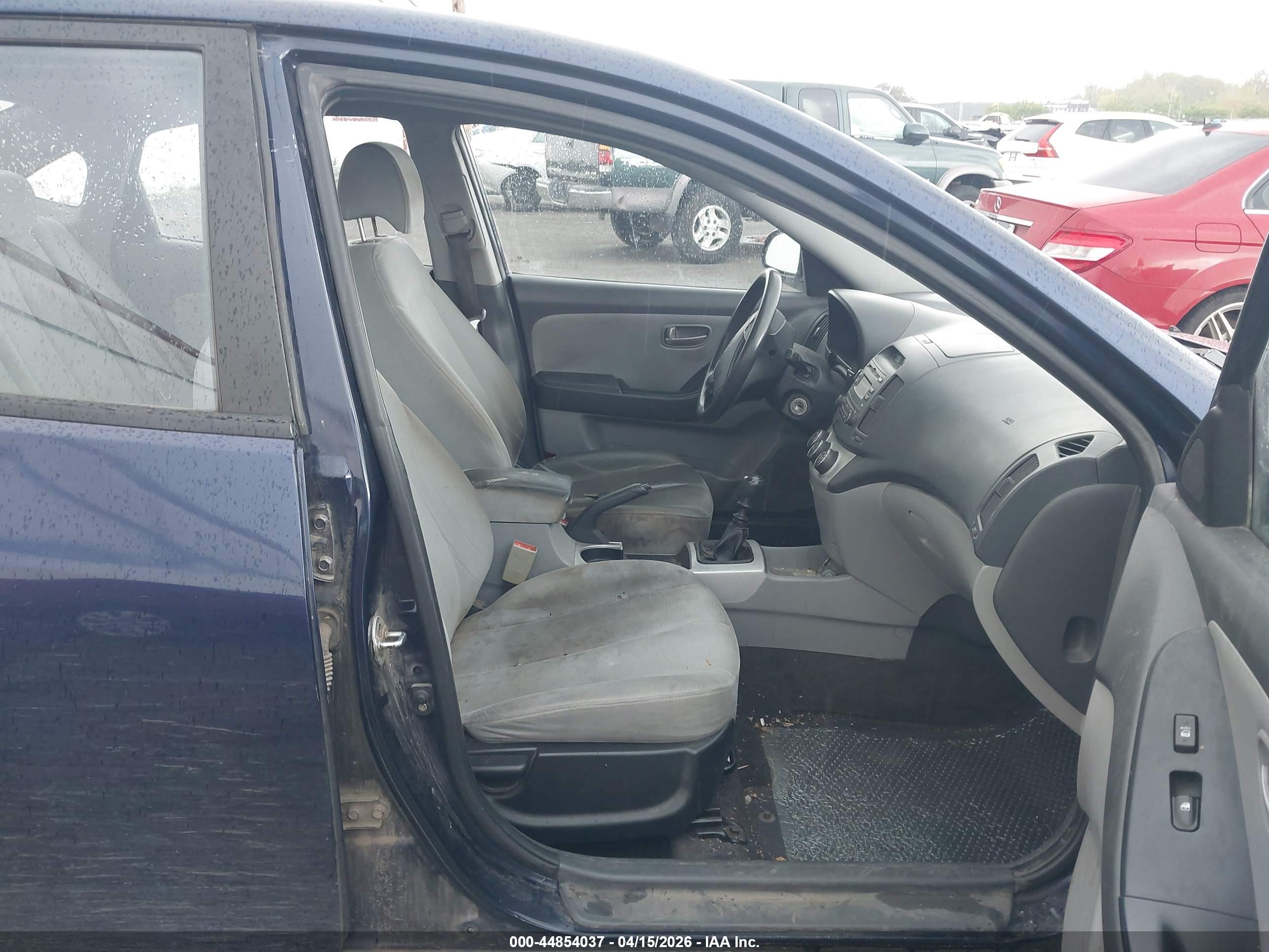 HYUNDAI ELANTRA image 5