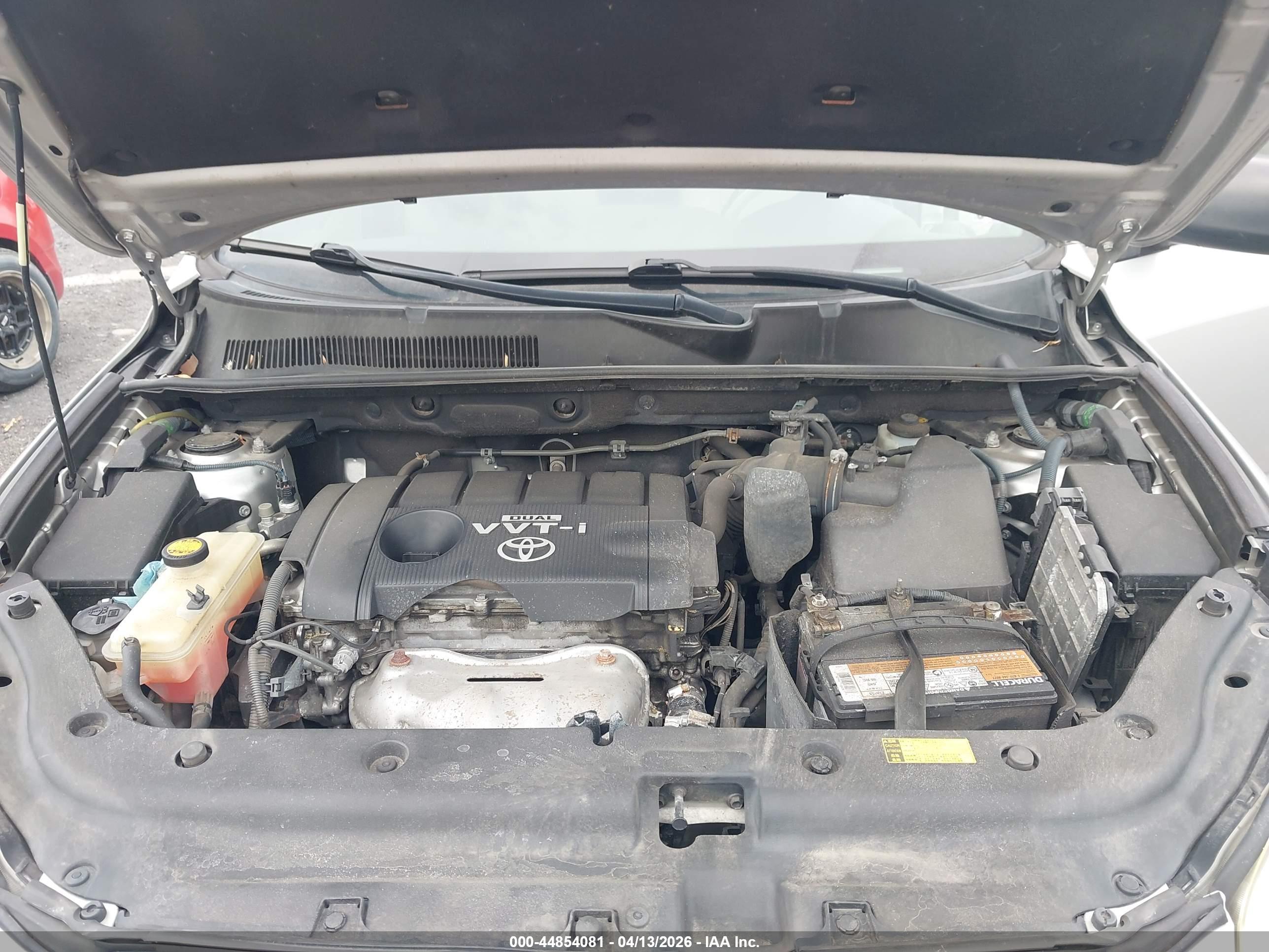 TOYOTA RAV4 image 10