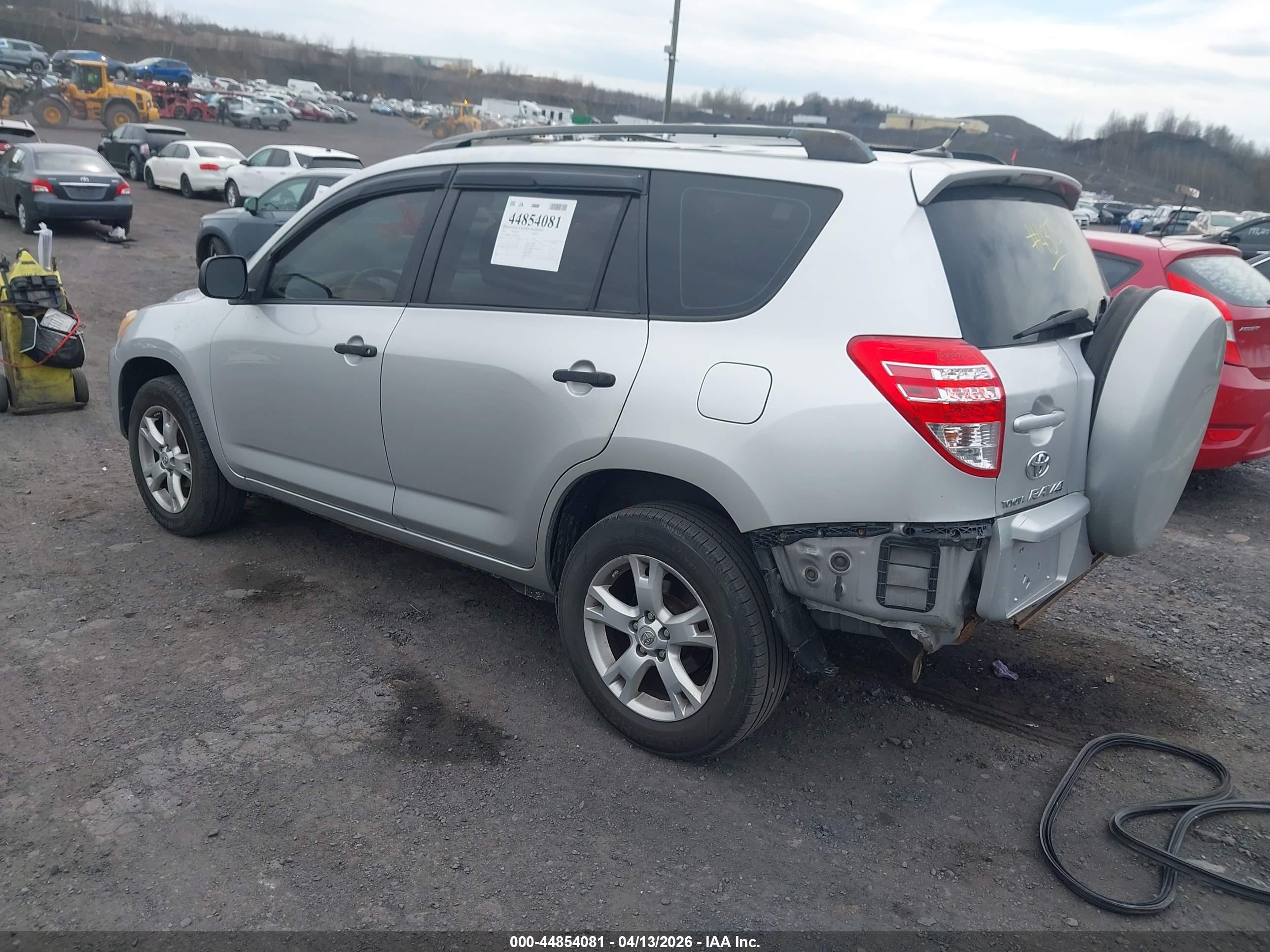 TOYOTA RAV4 image 3