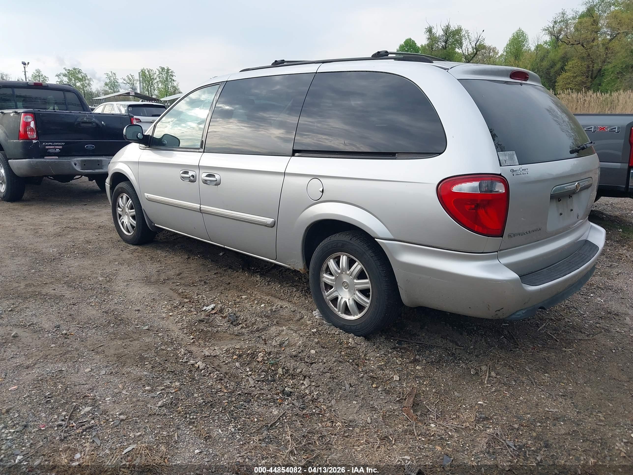 CHRYSLER TOWN image 3