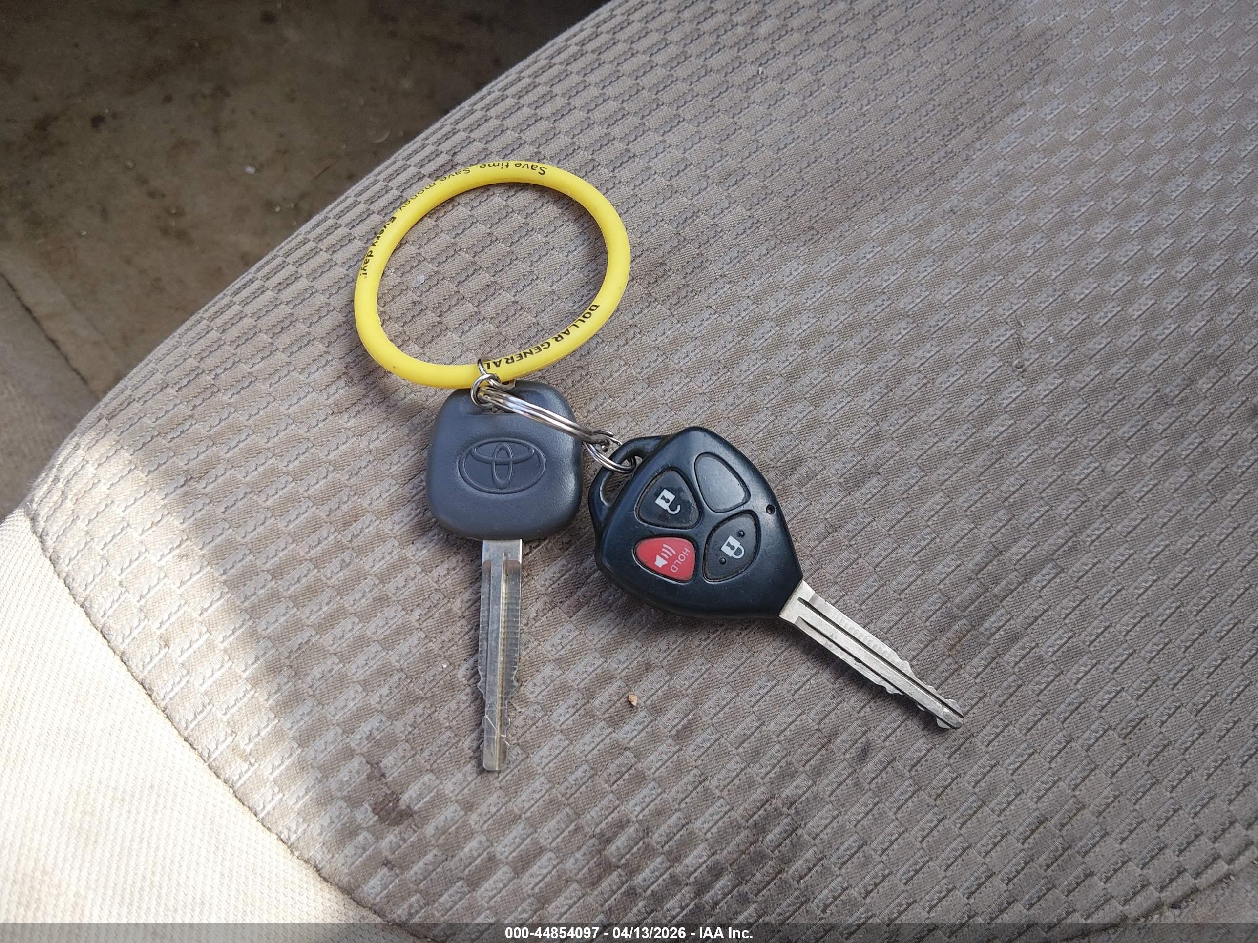TOYOTA RAV4 image 11