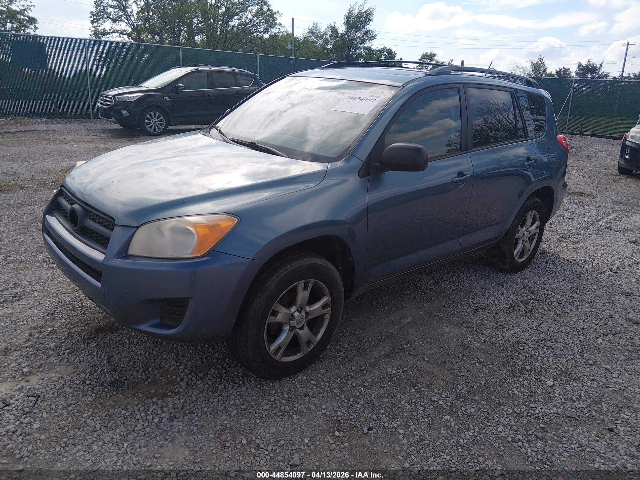 TOYOTA RAV4 image 2