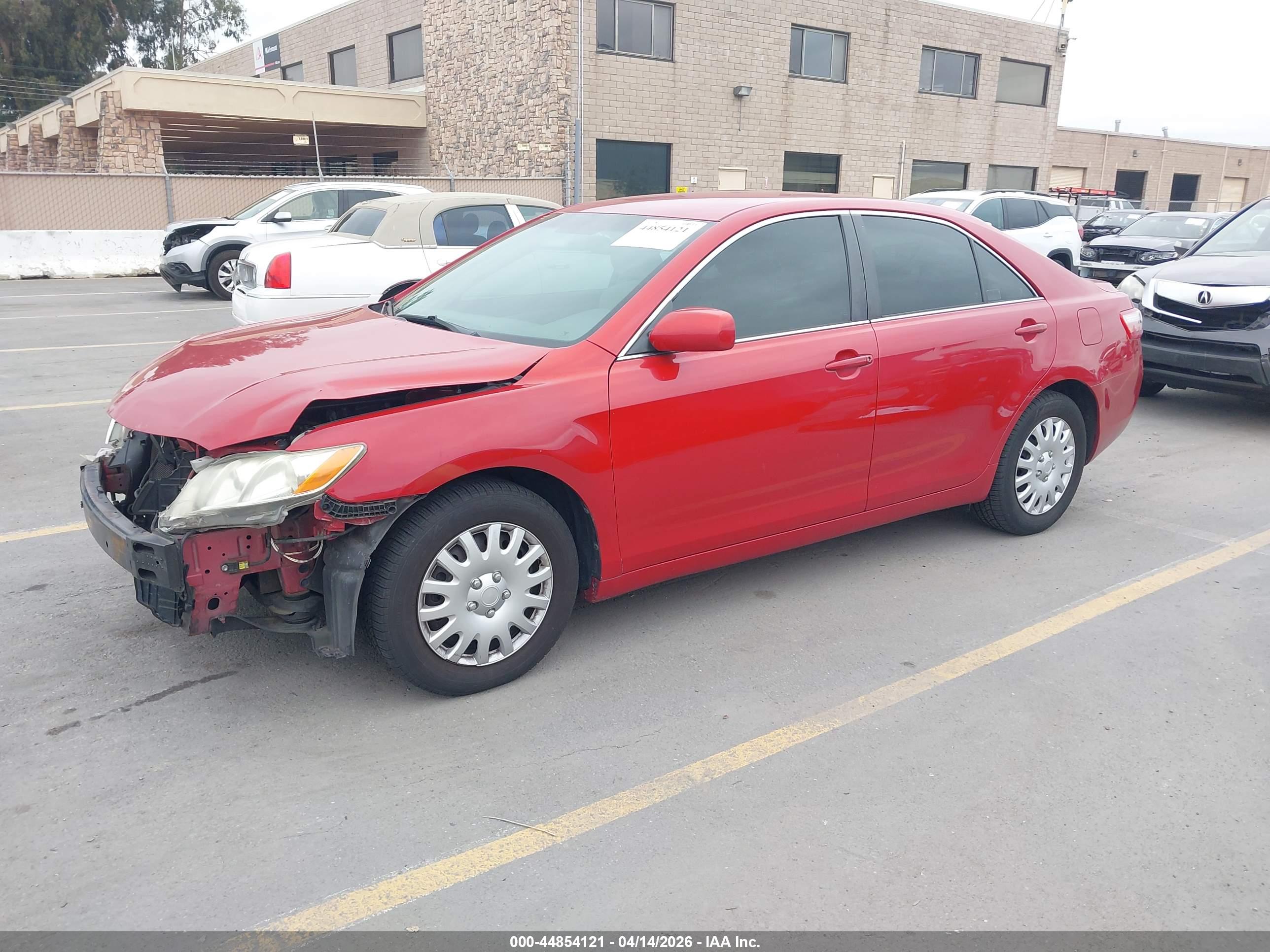 TOYOTA CAMRY image 2