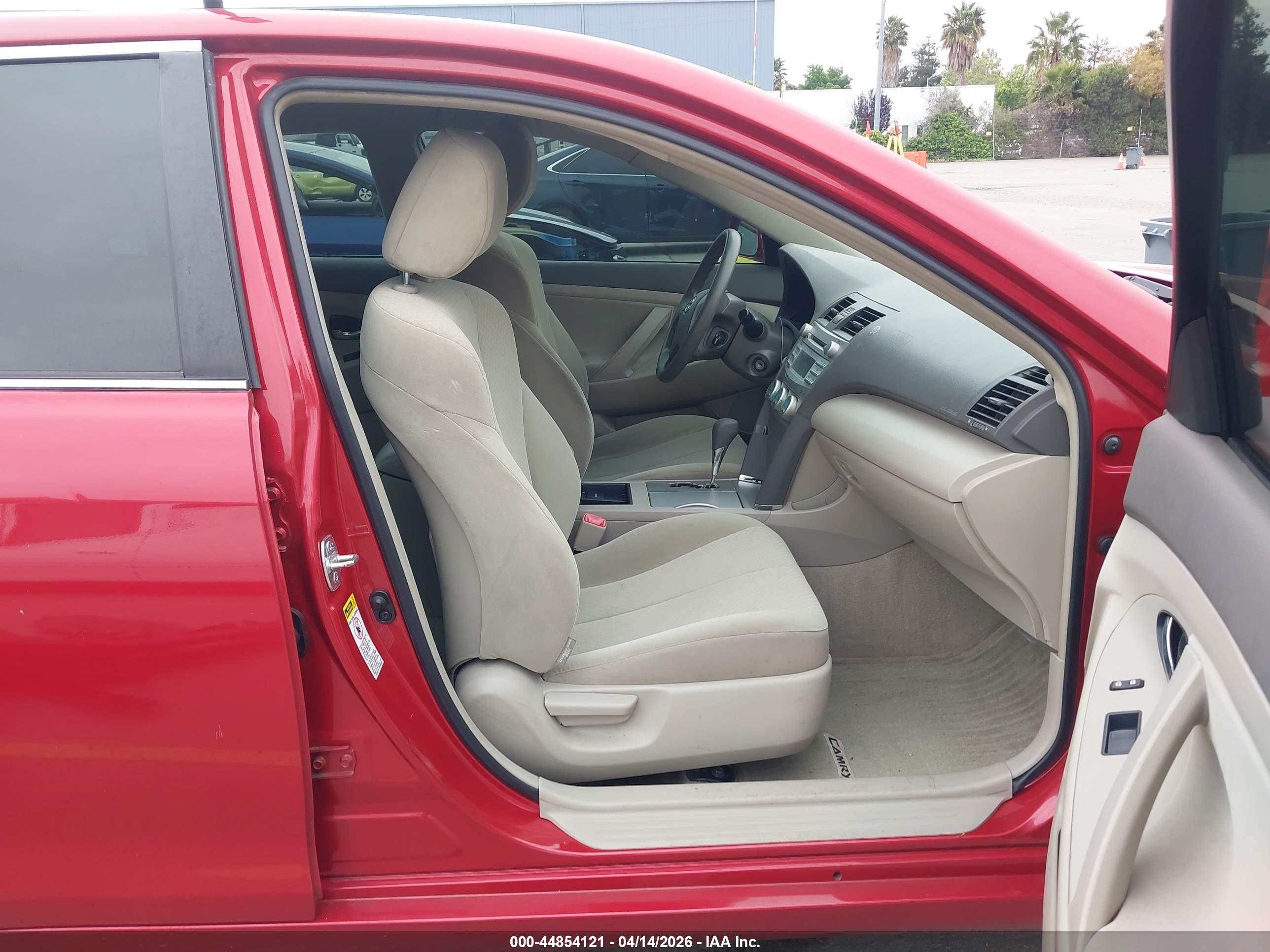 TOYOTA CAMRY image 5