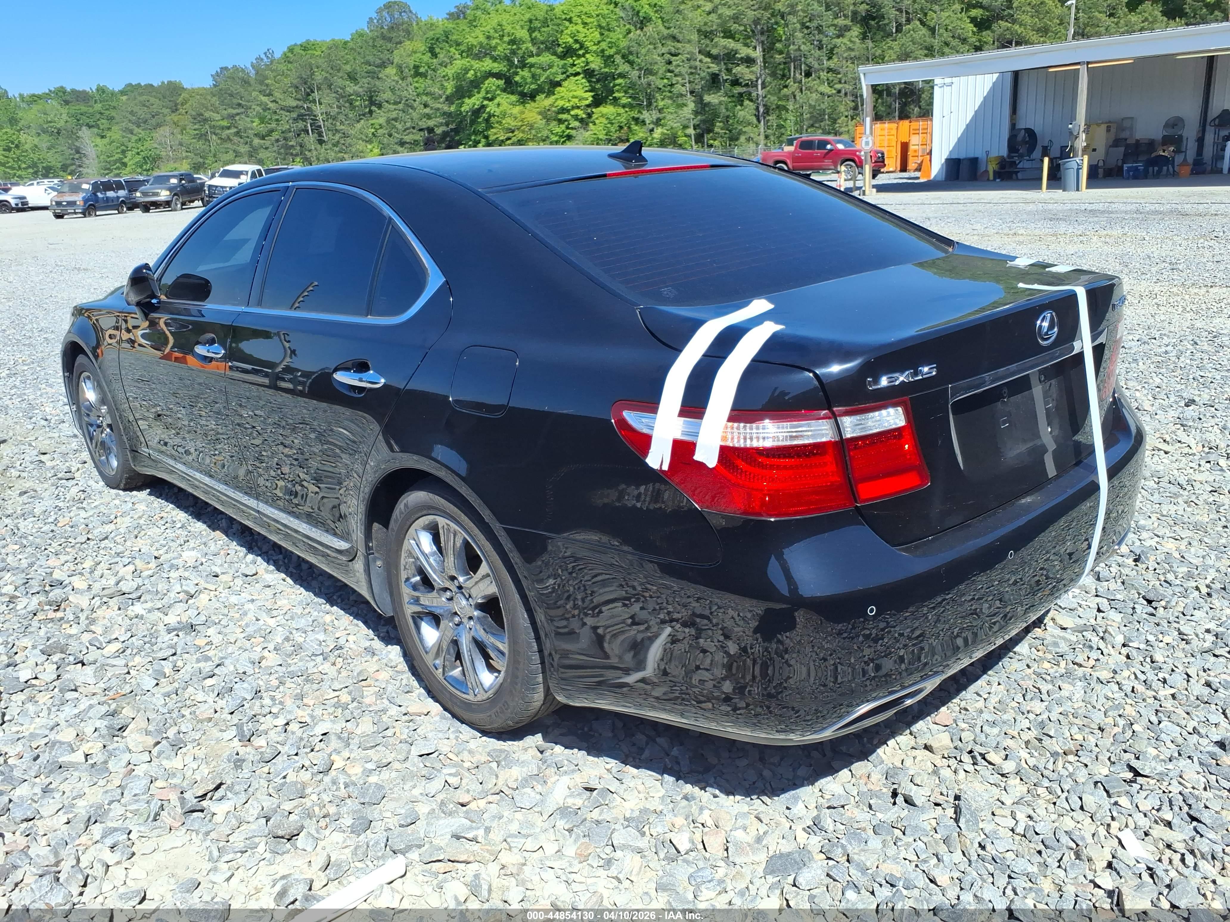 LEXUS LS image 3