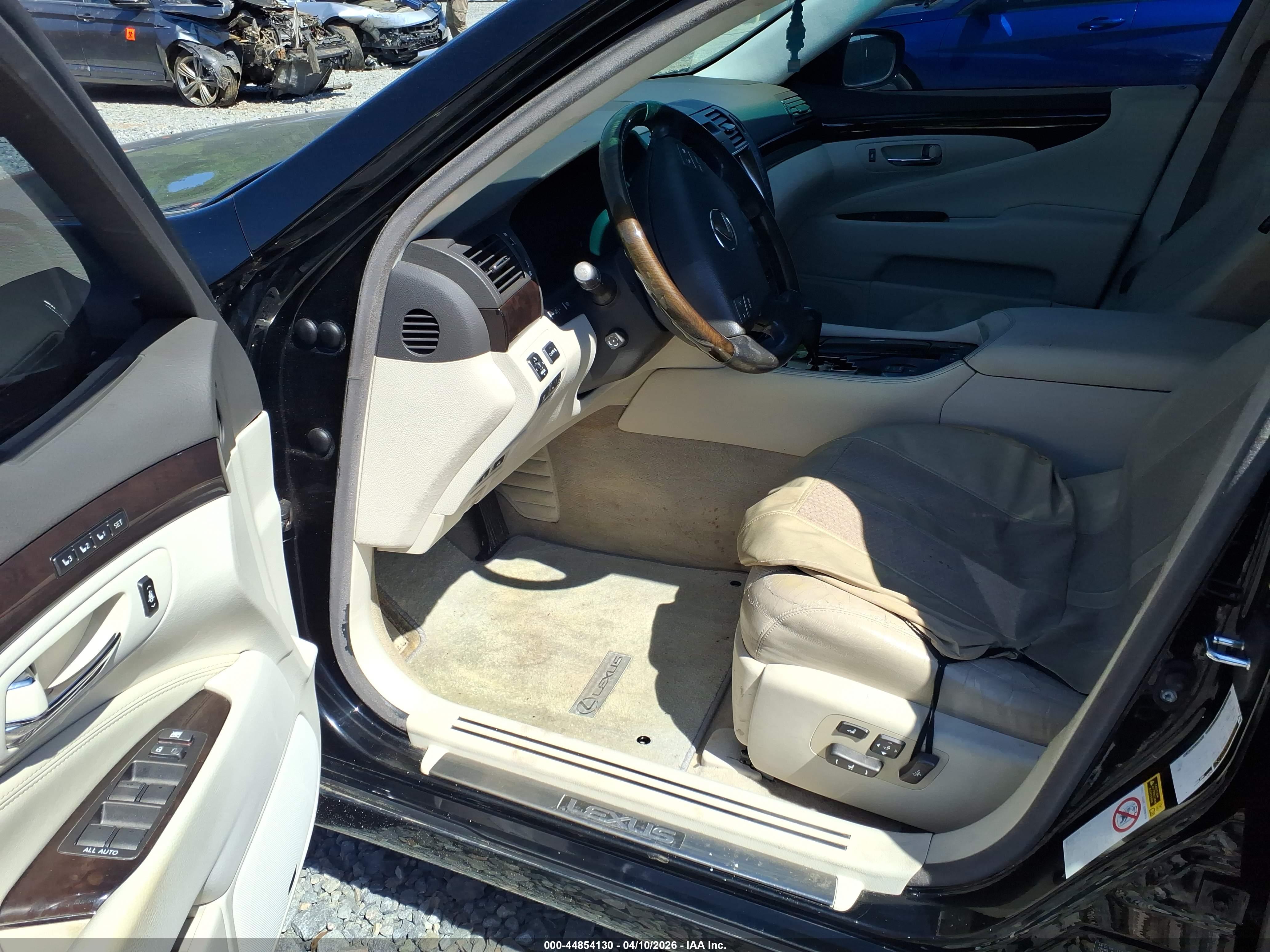 LEXUS LS image 5