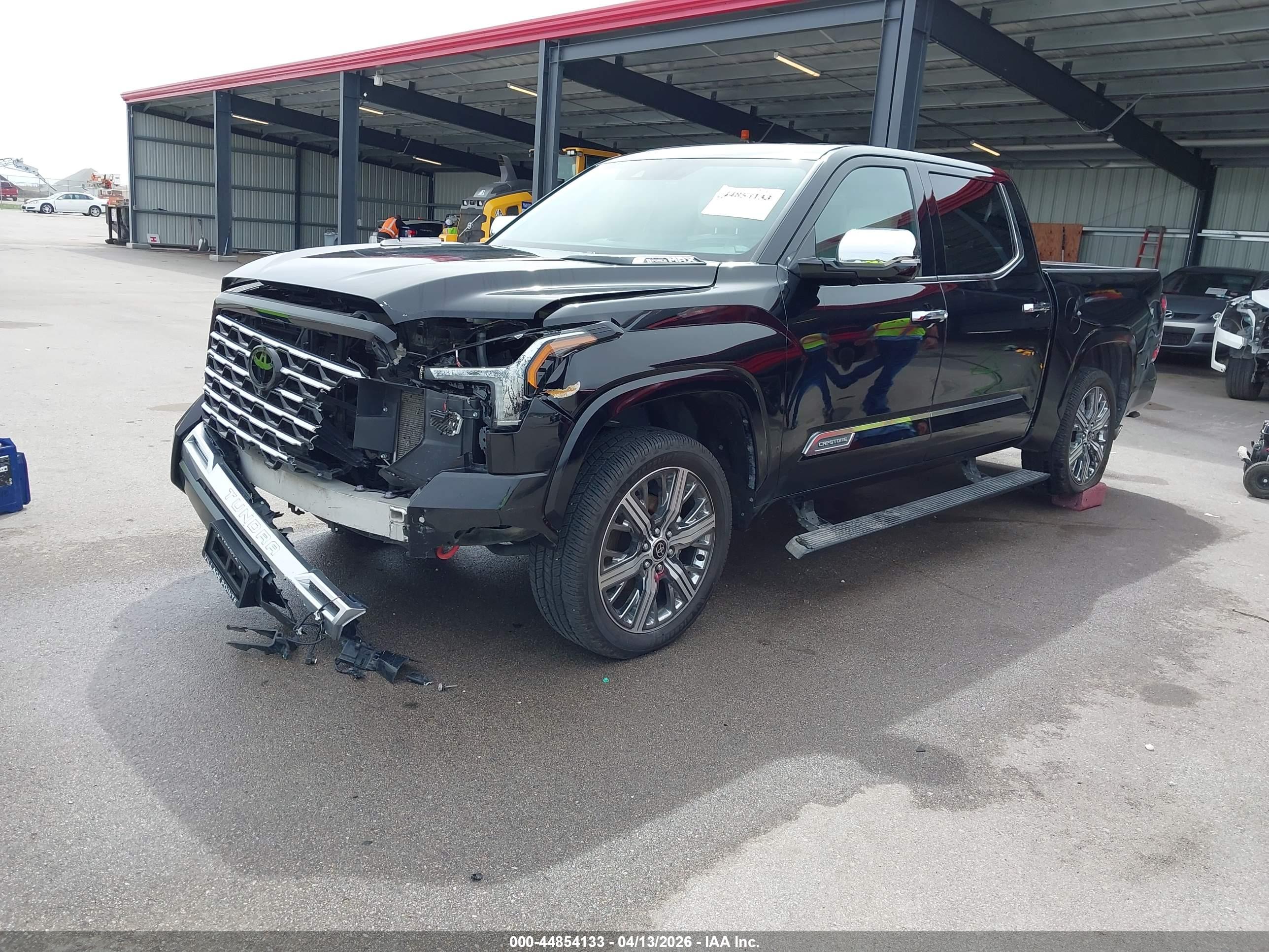 TOYOTA TUNDRA image 2