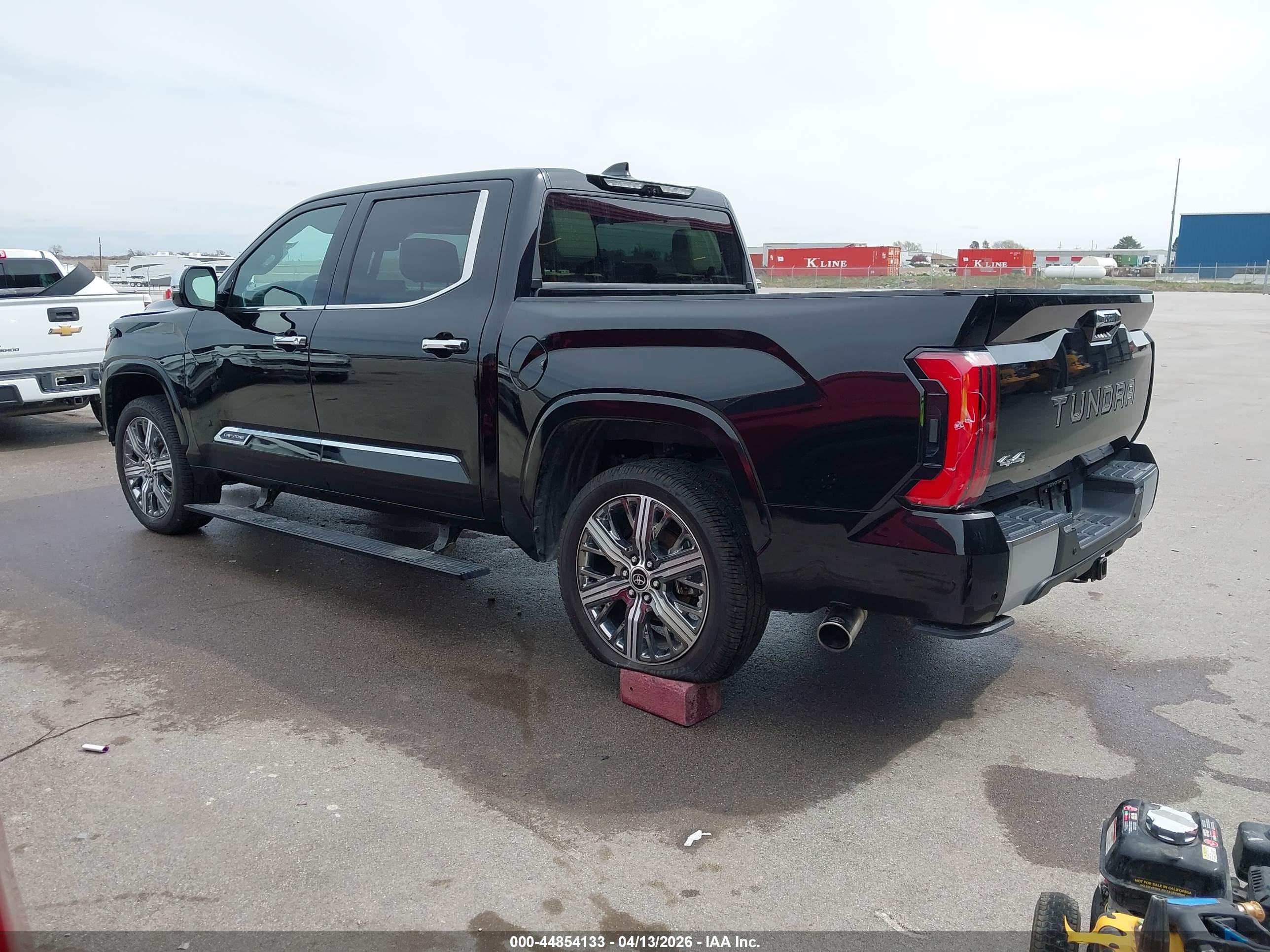 TOYOTA TUNDRA image 3