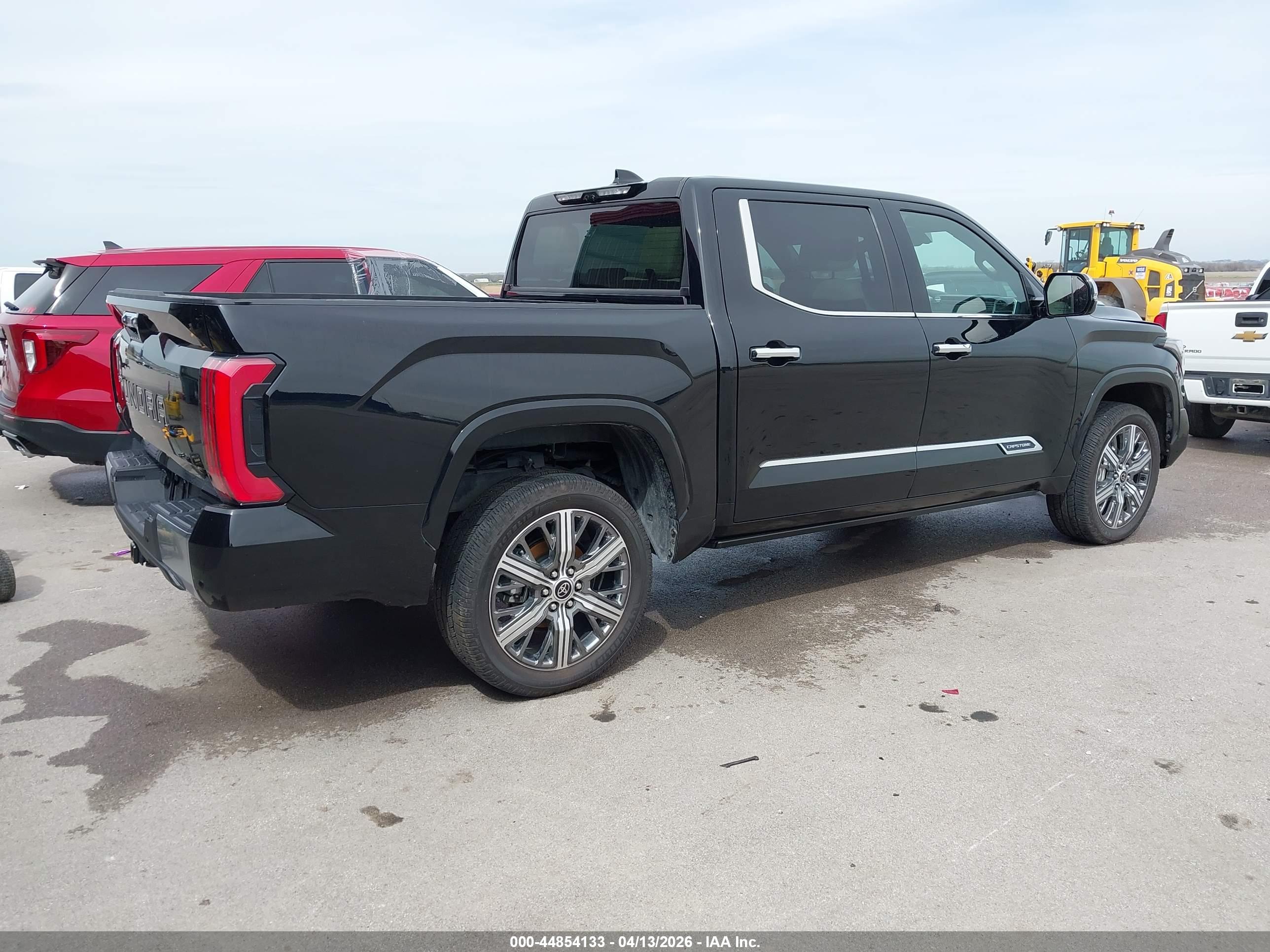 TOYOTA TUNDRA image 4
