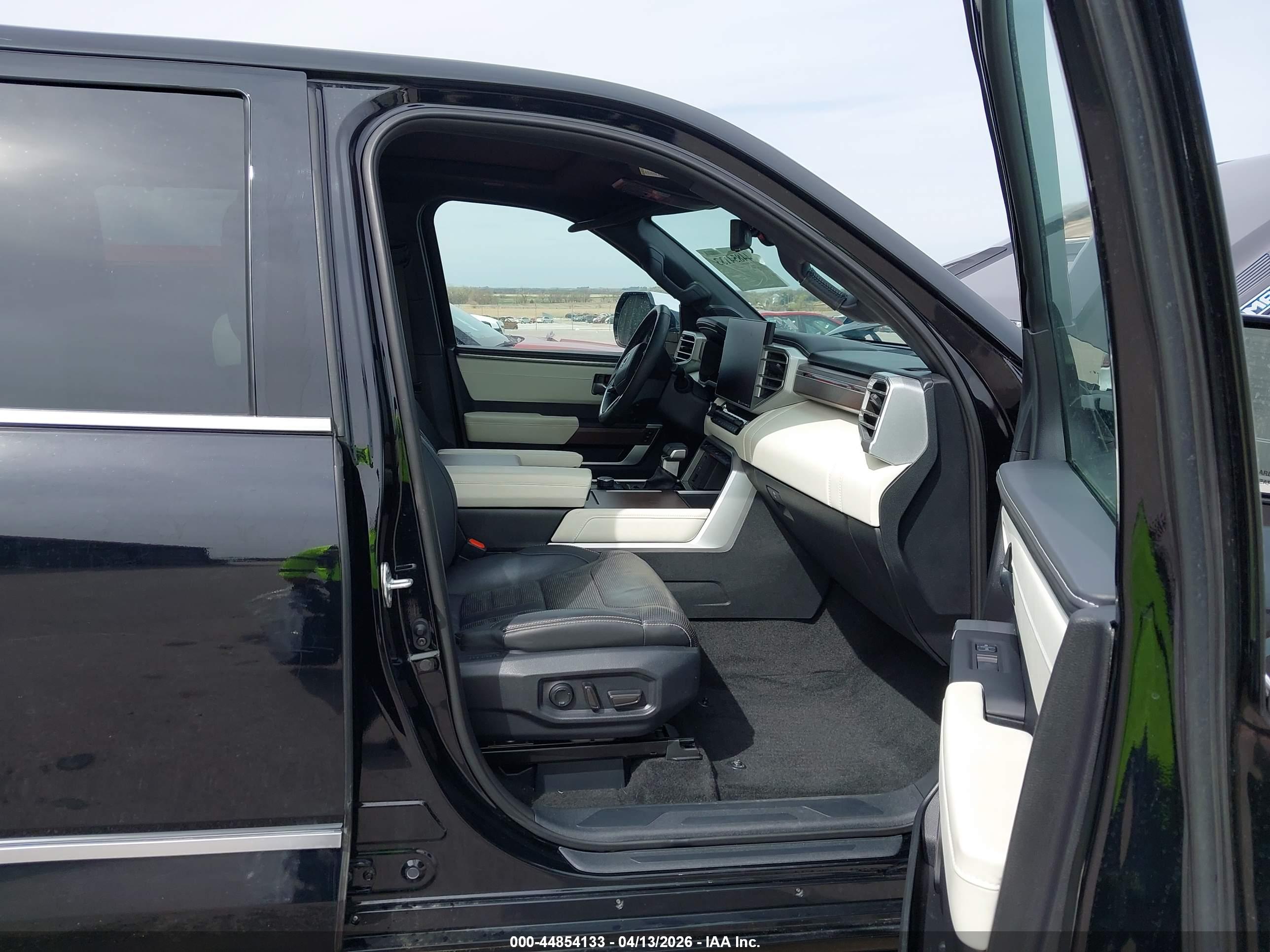 TOYOTA TUNDRA image 5