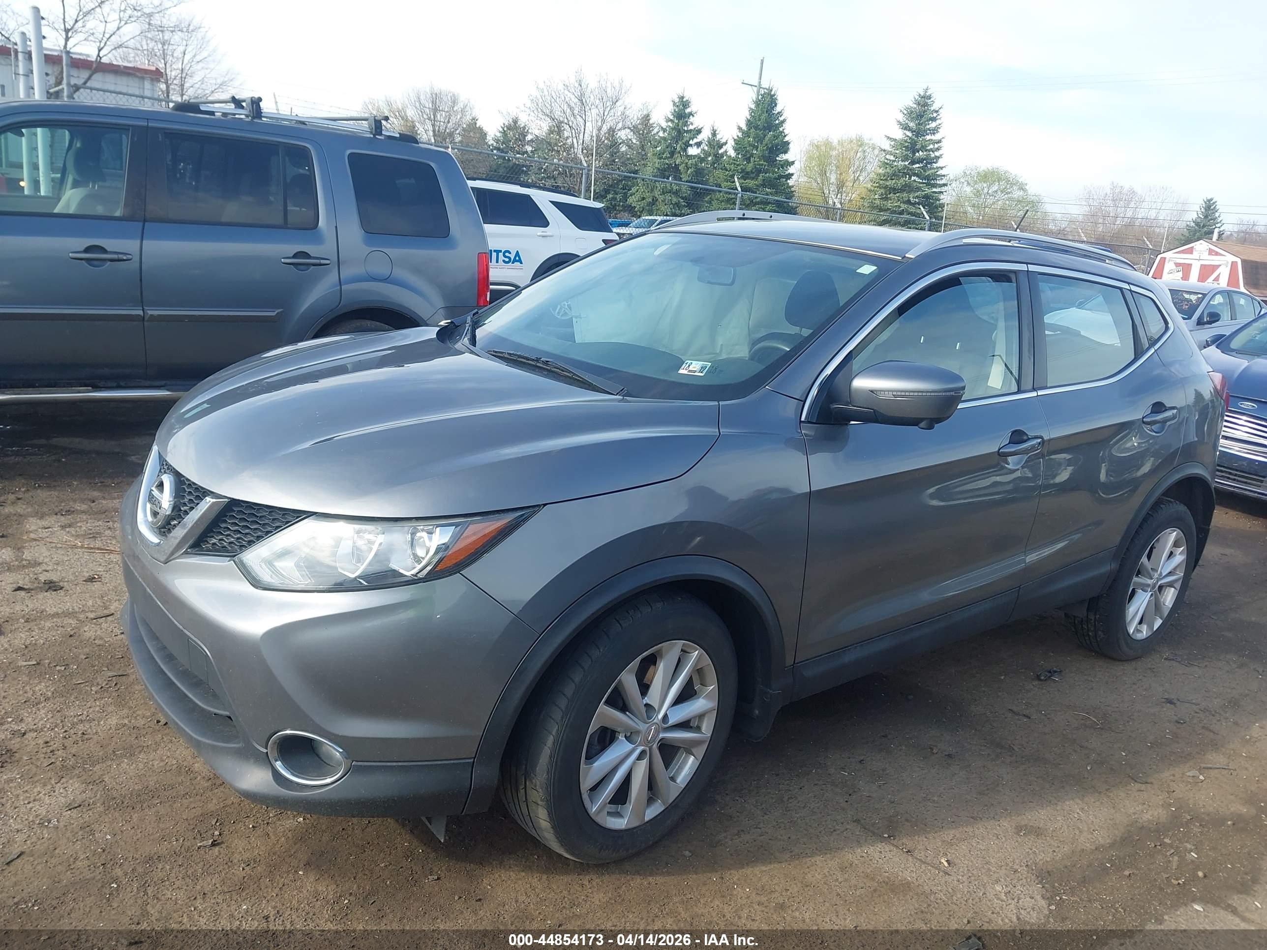 NISSAN ROGUE image 2
