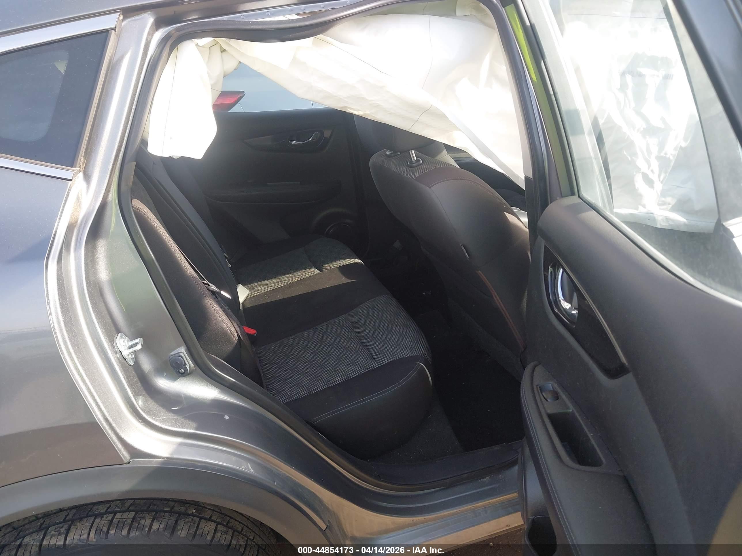 NISSAN ROGUE image 8