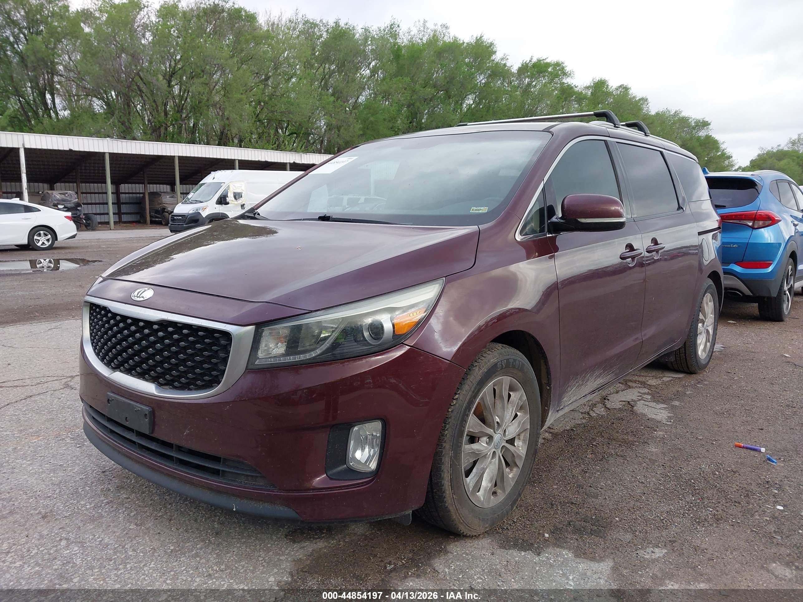 KIA SEDONA image 2