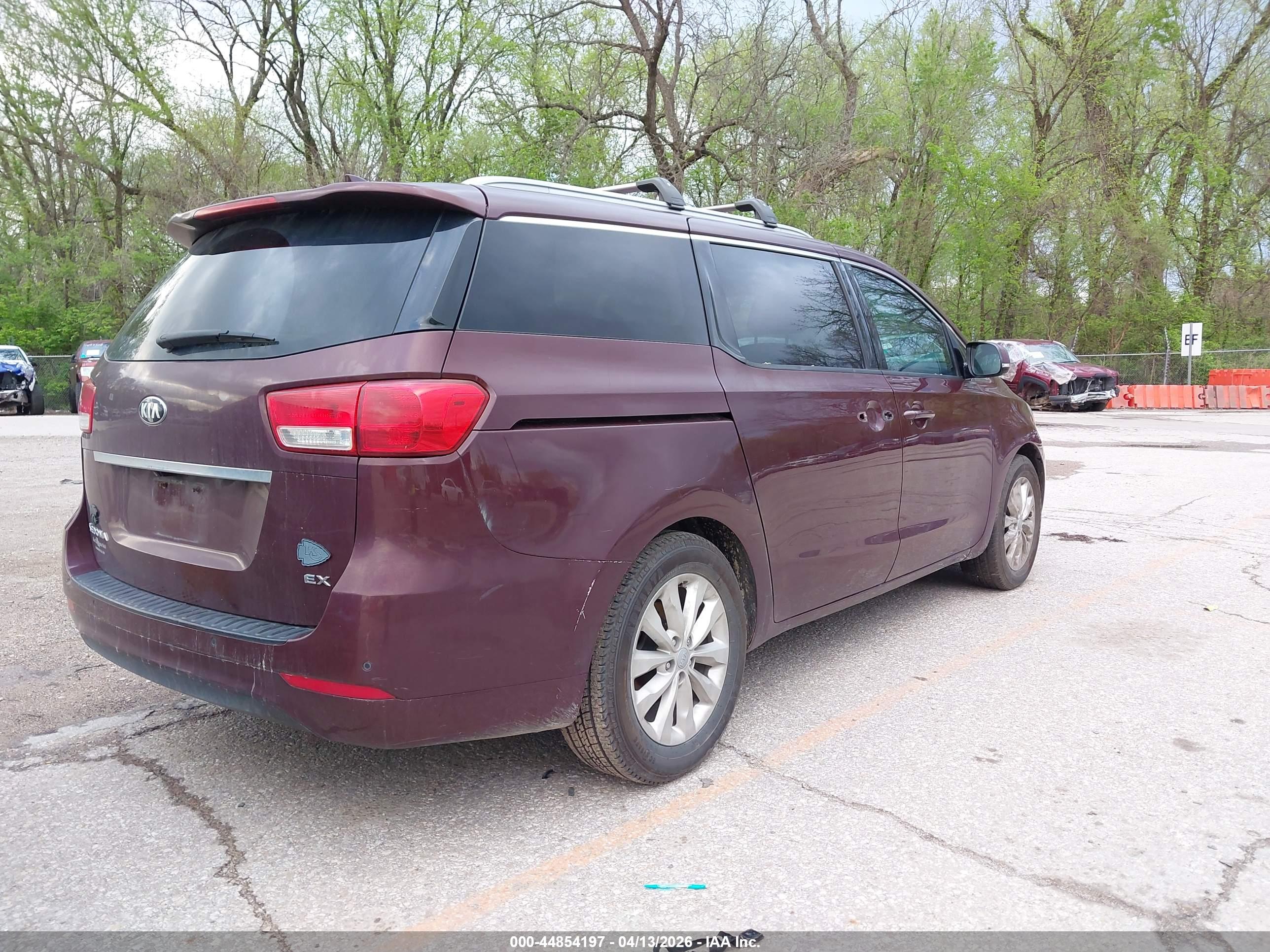 KIA SEDONA image 4