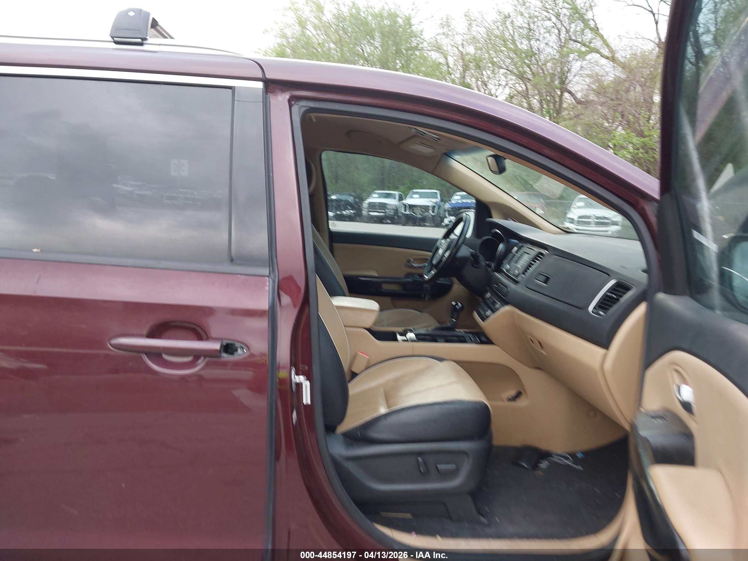 KIA SEDONA image 5