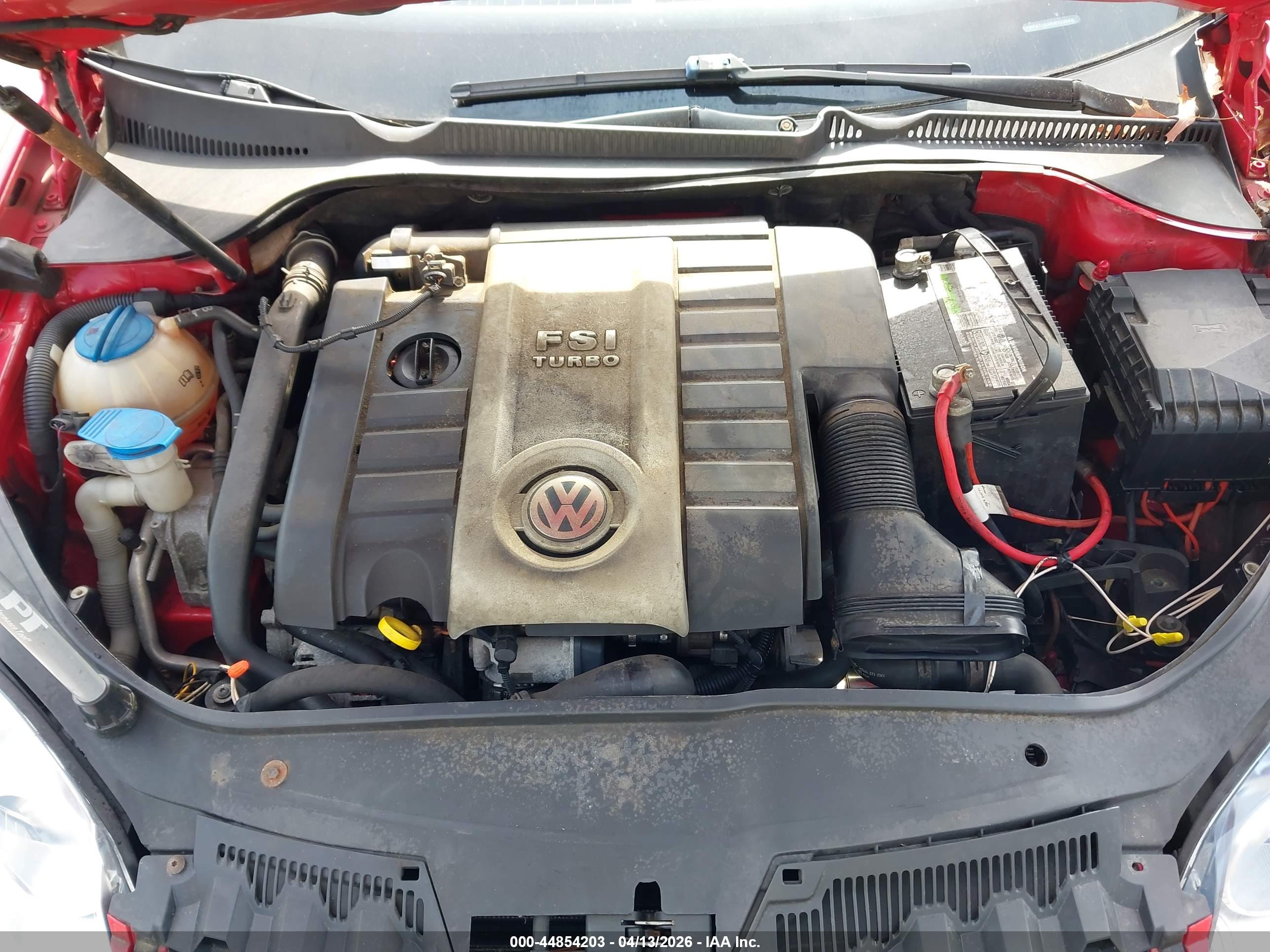 VOLKSWAGEN GTI image 10