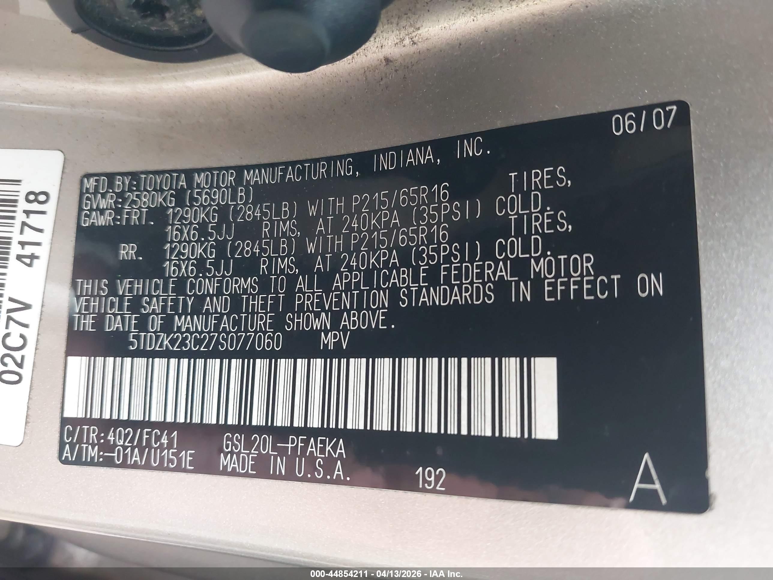 TOYOTA SIENNA image 9
