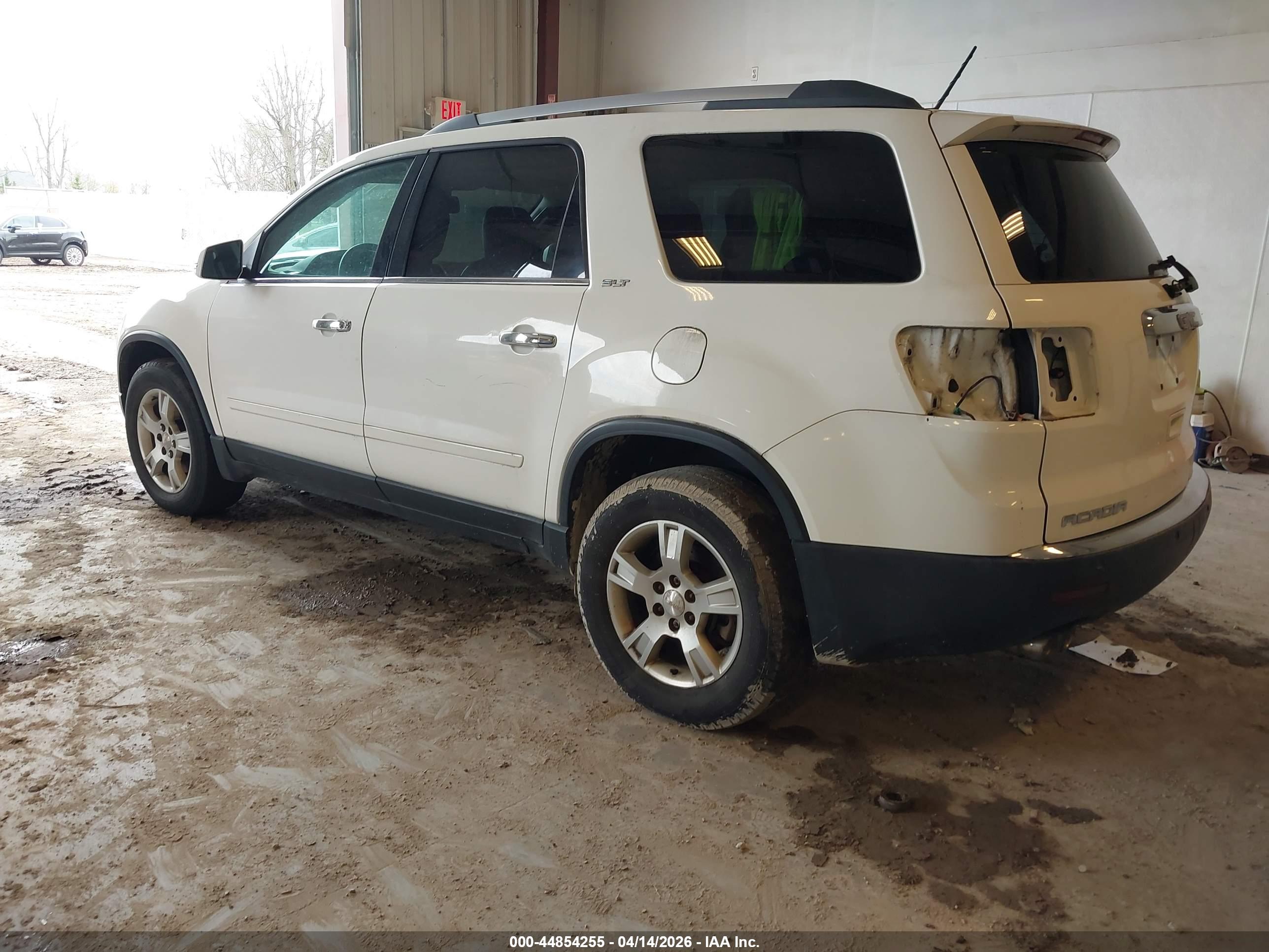 GMC ACADIA image 3