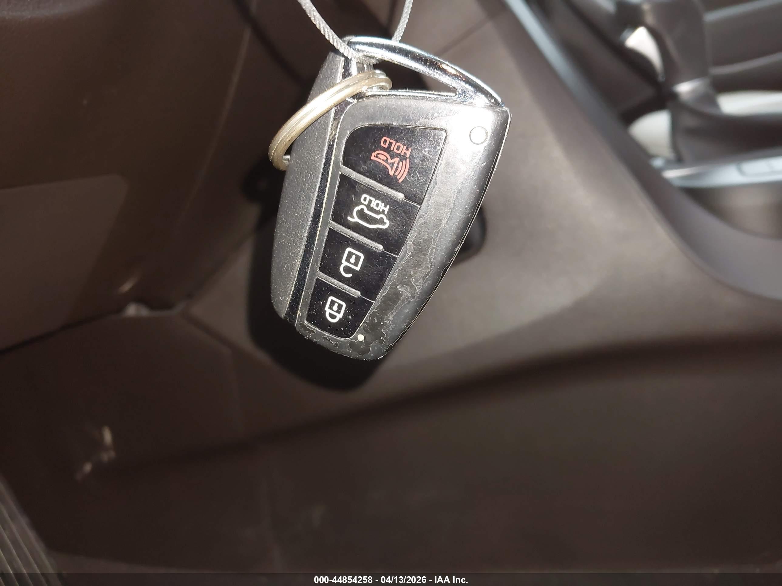 HYUNDAI SANTA image 11