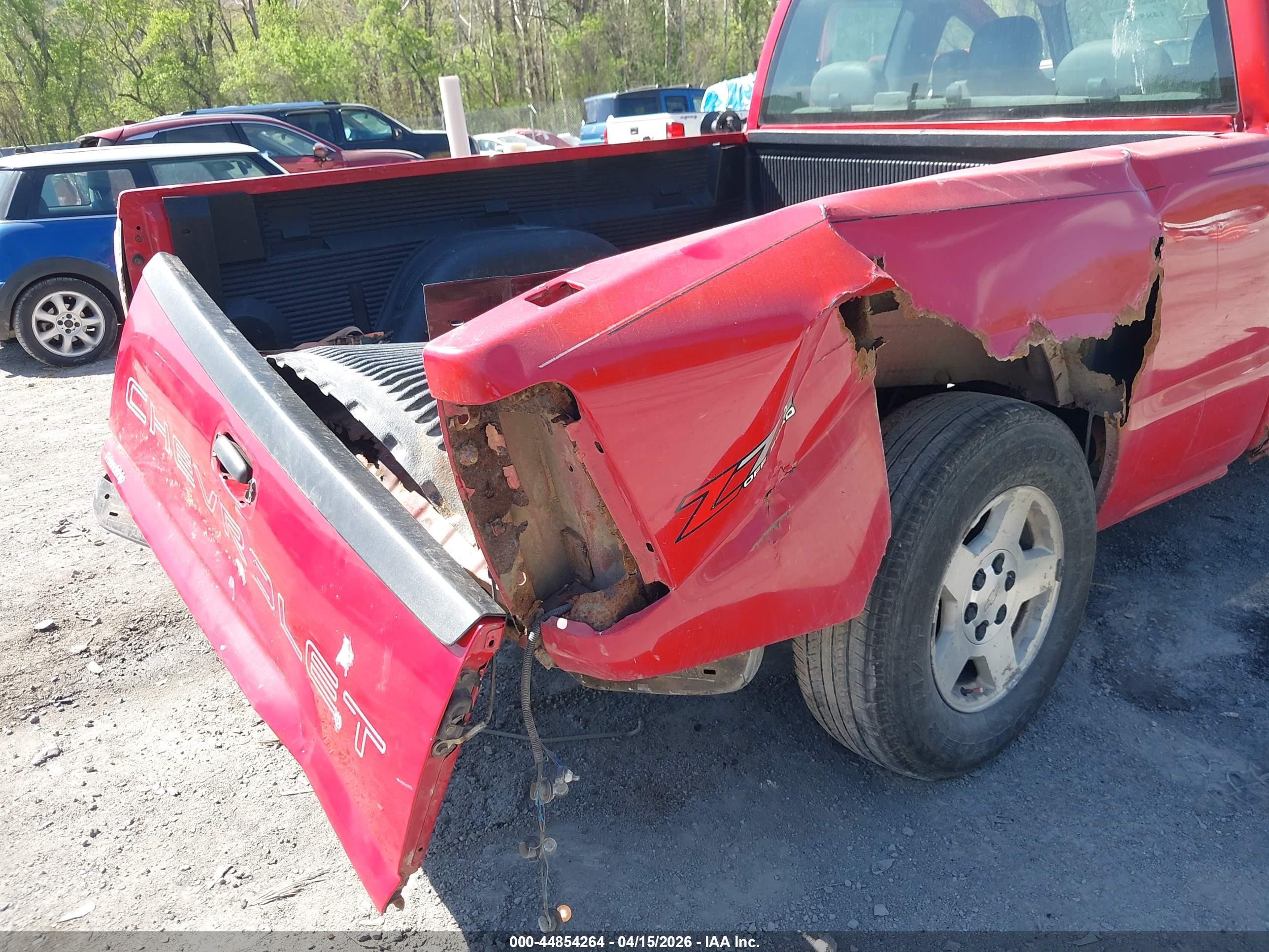 CHEVROLET SILVERADO image 6