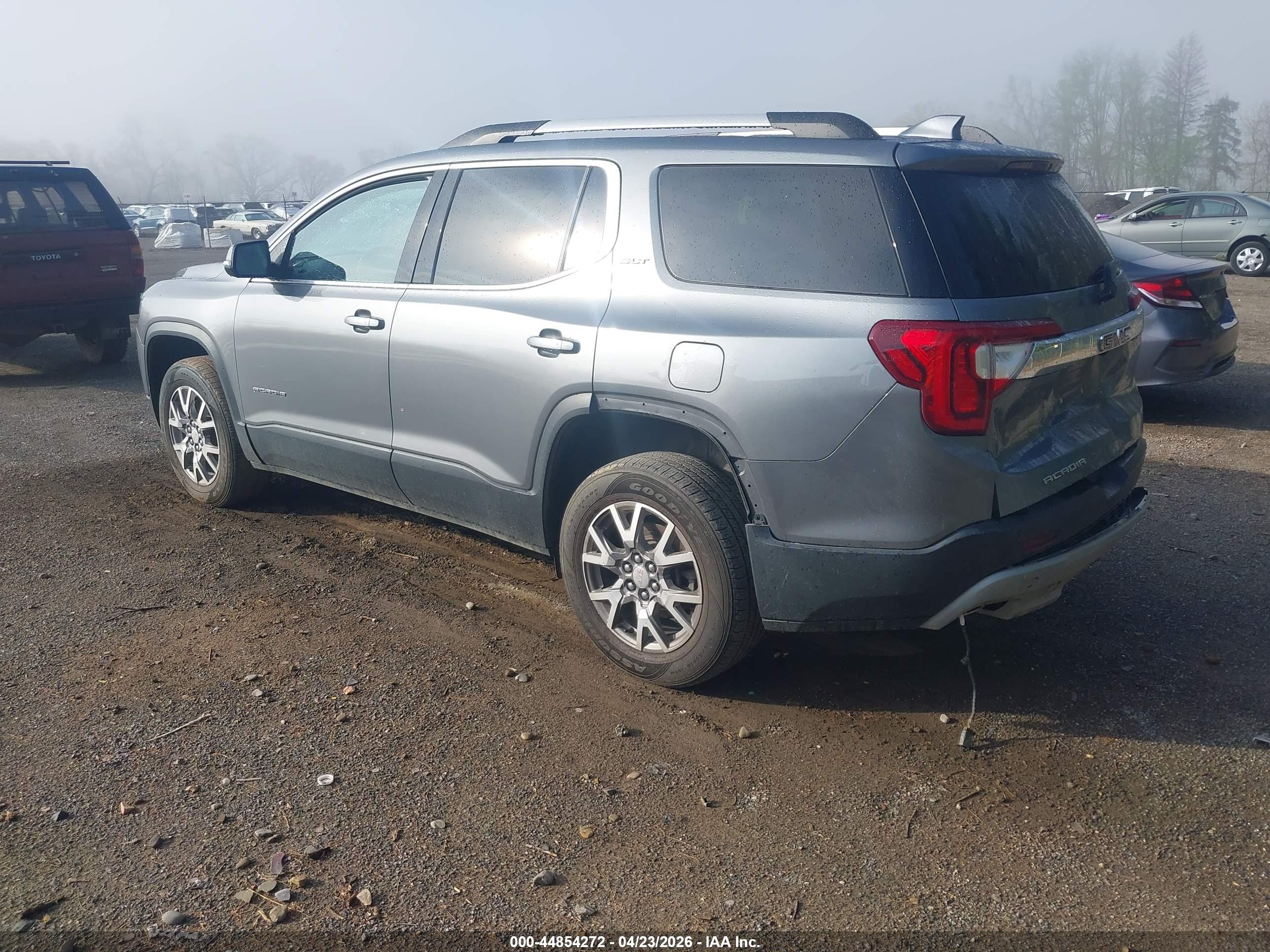 GMC ACADIA image 3
