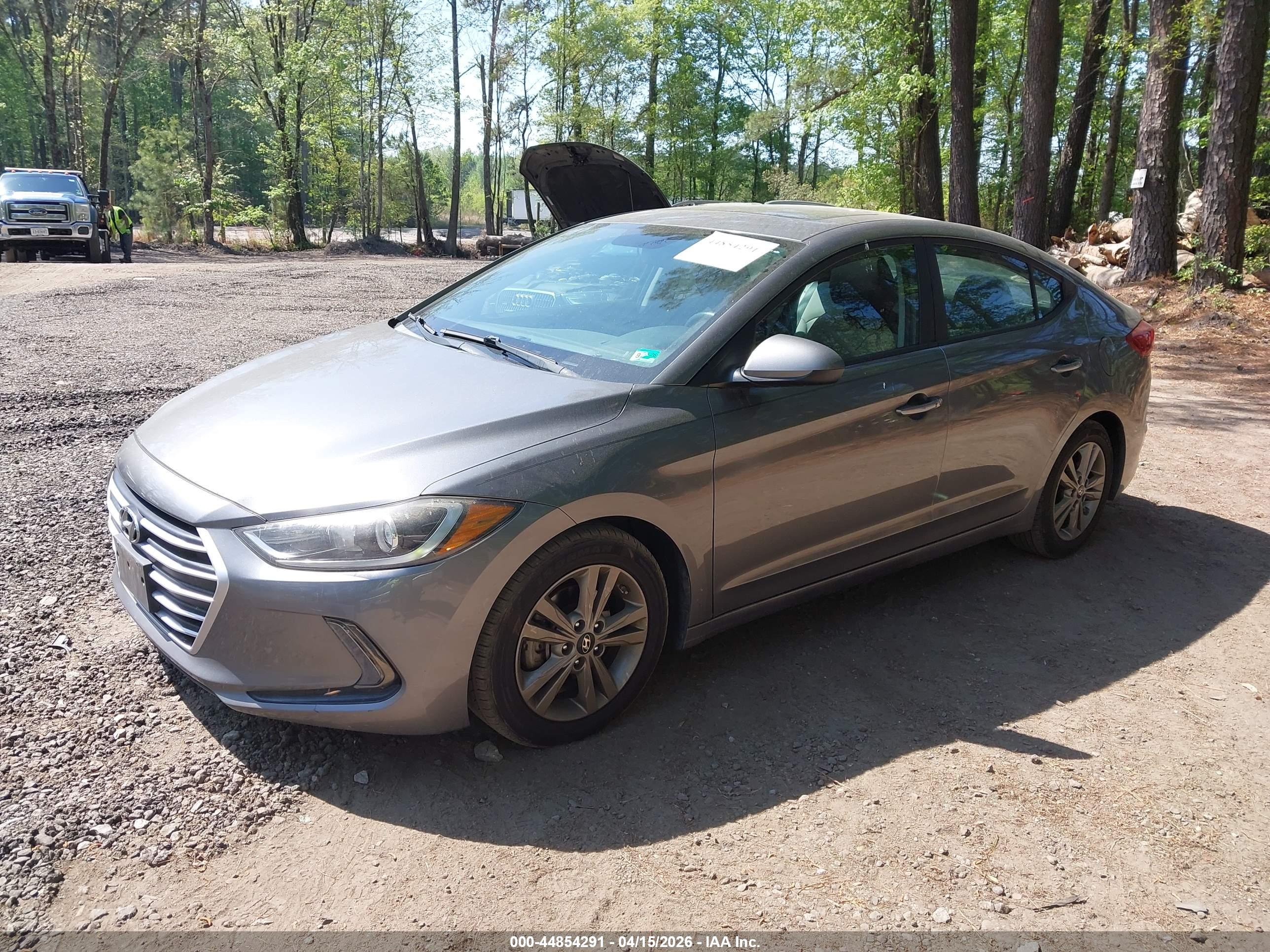 HYUNDAI ELANTRA image 2
